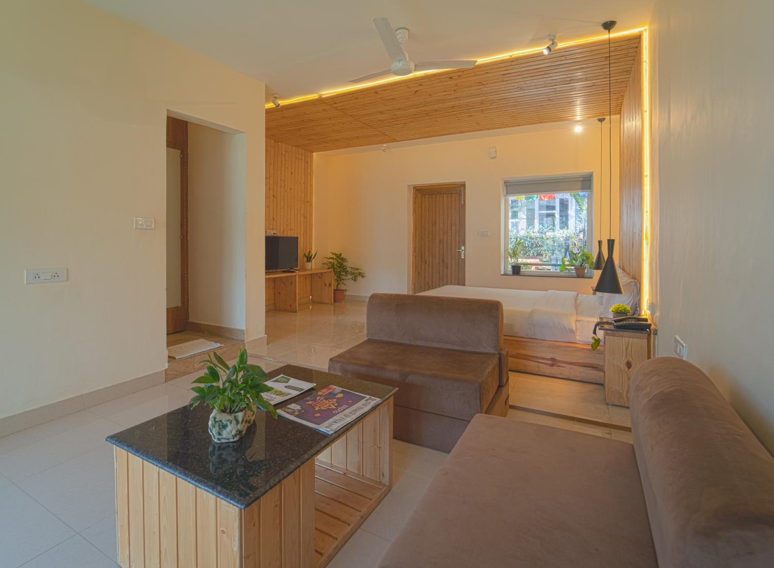 Junior Suite with Balcony - Photo 1