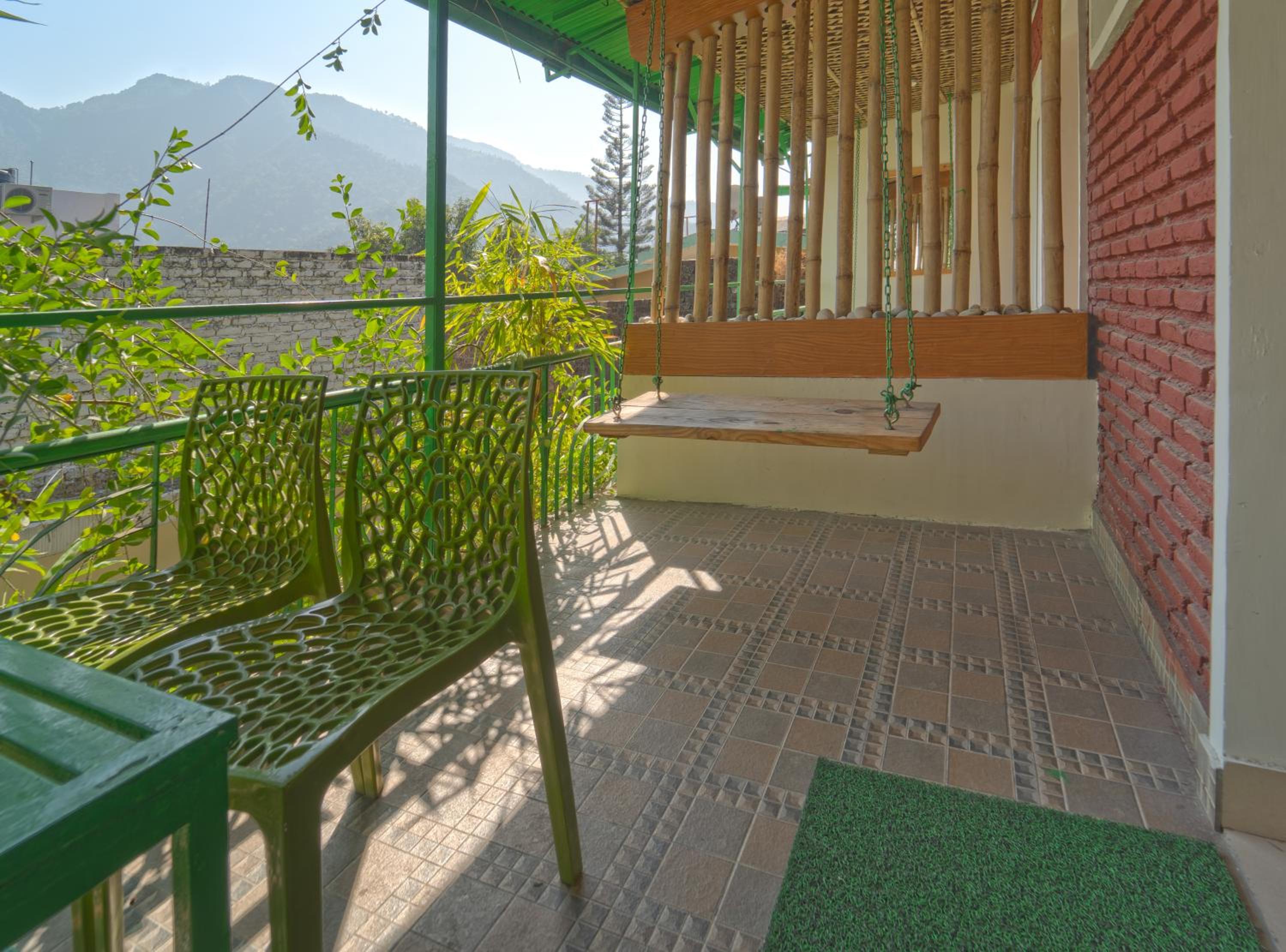Junior Suite with Balcony - Photo 6
