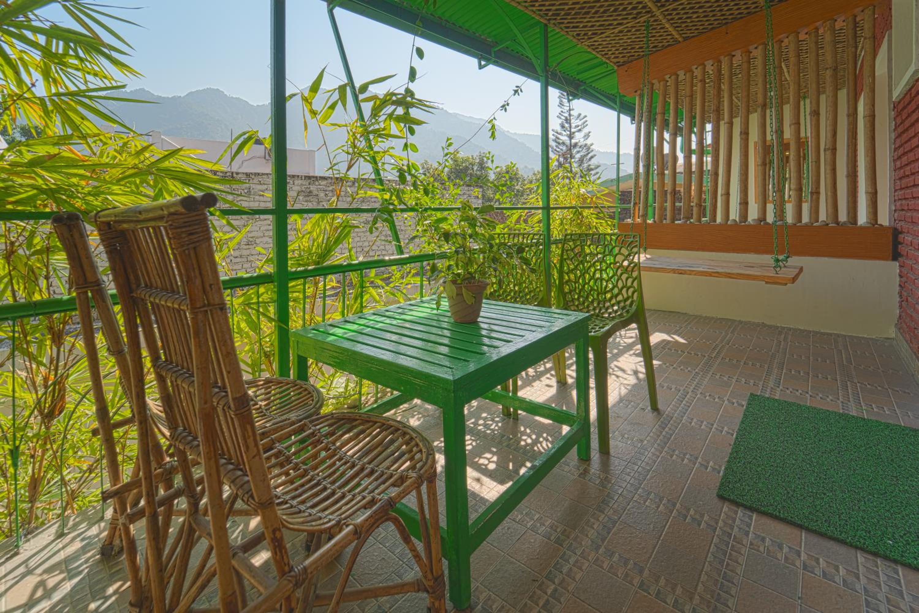 Junior Suite with Balcony - Photo 7