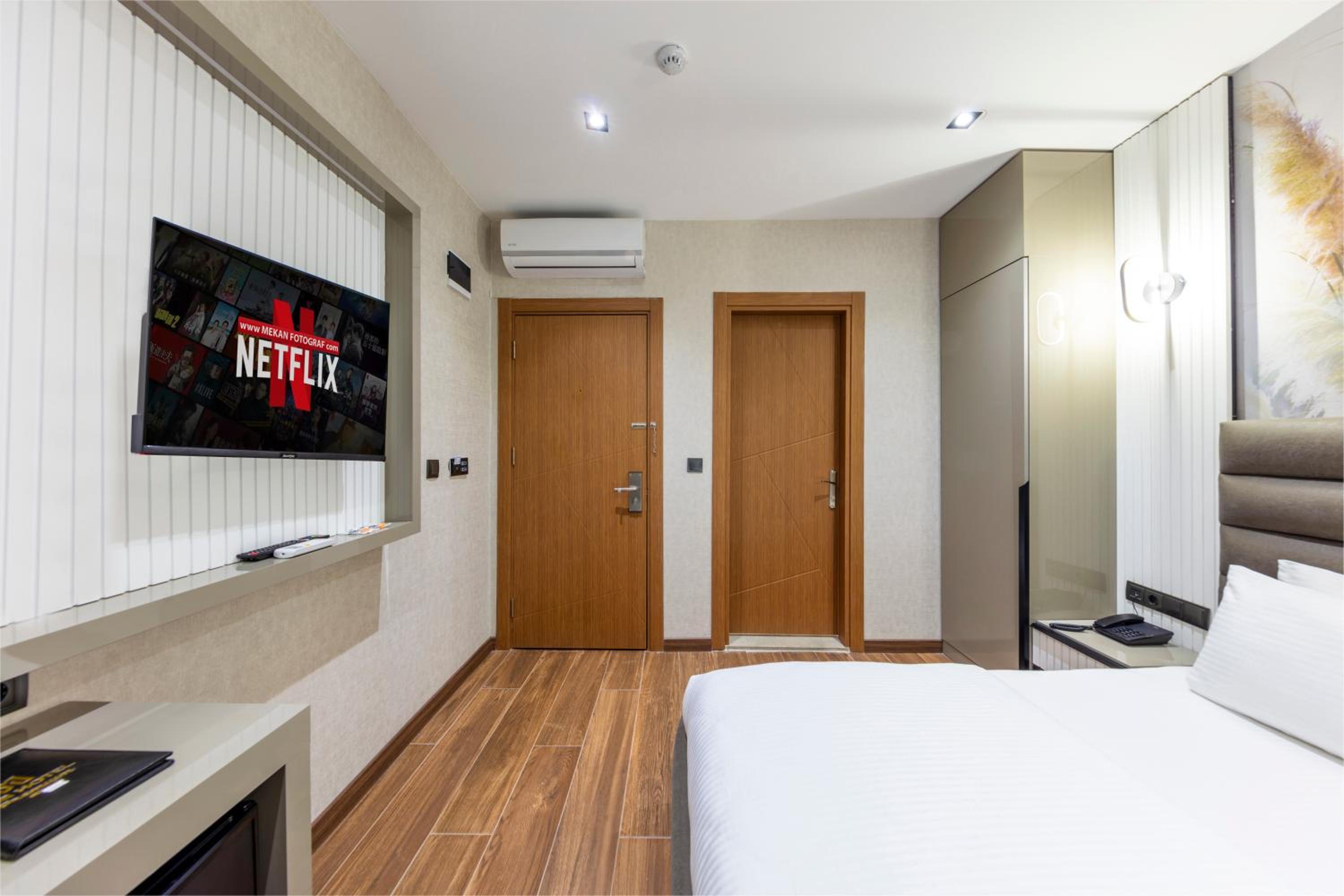 Standard Double Room - Photo 15