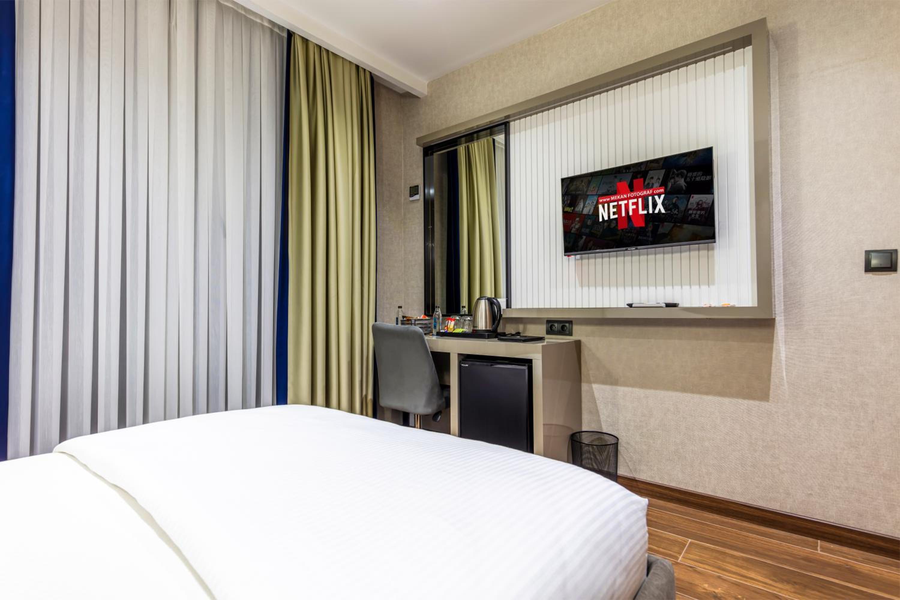 Standard Double Room - Photo 11