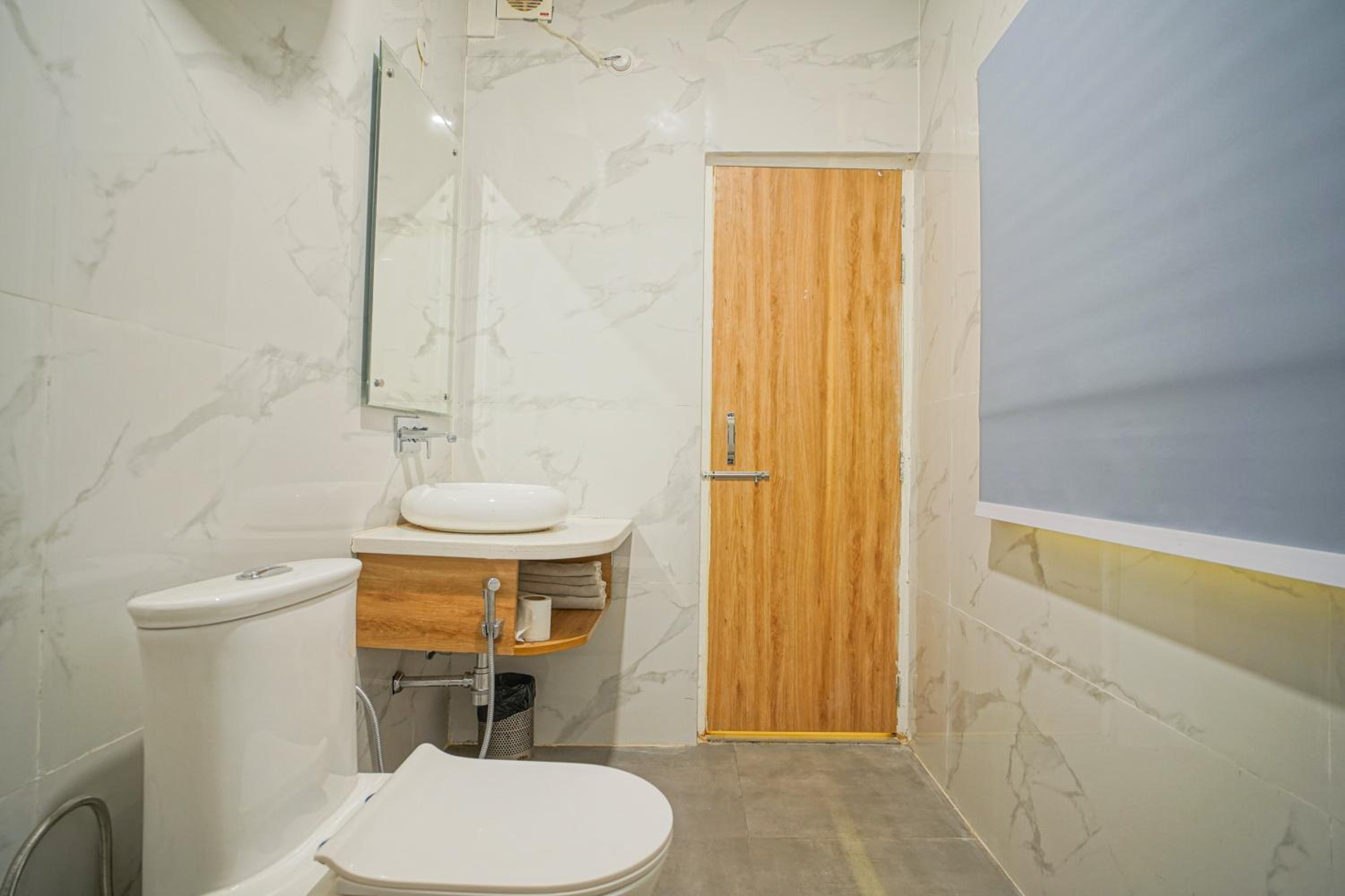 Courtyard View Suite - Photo 4