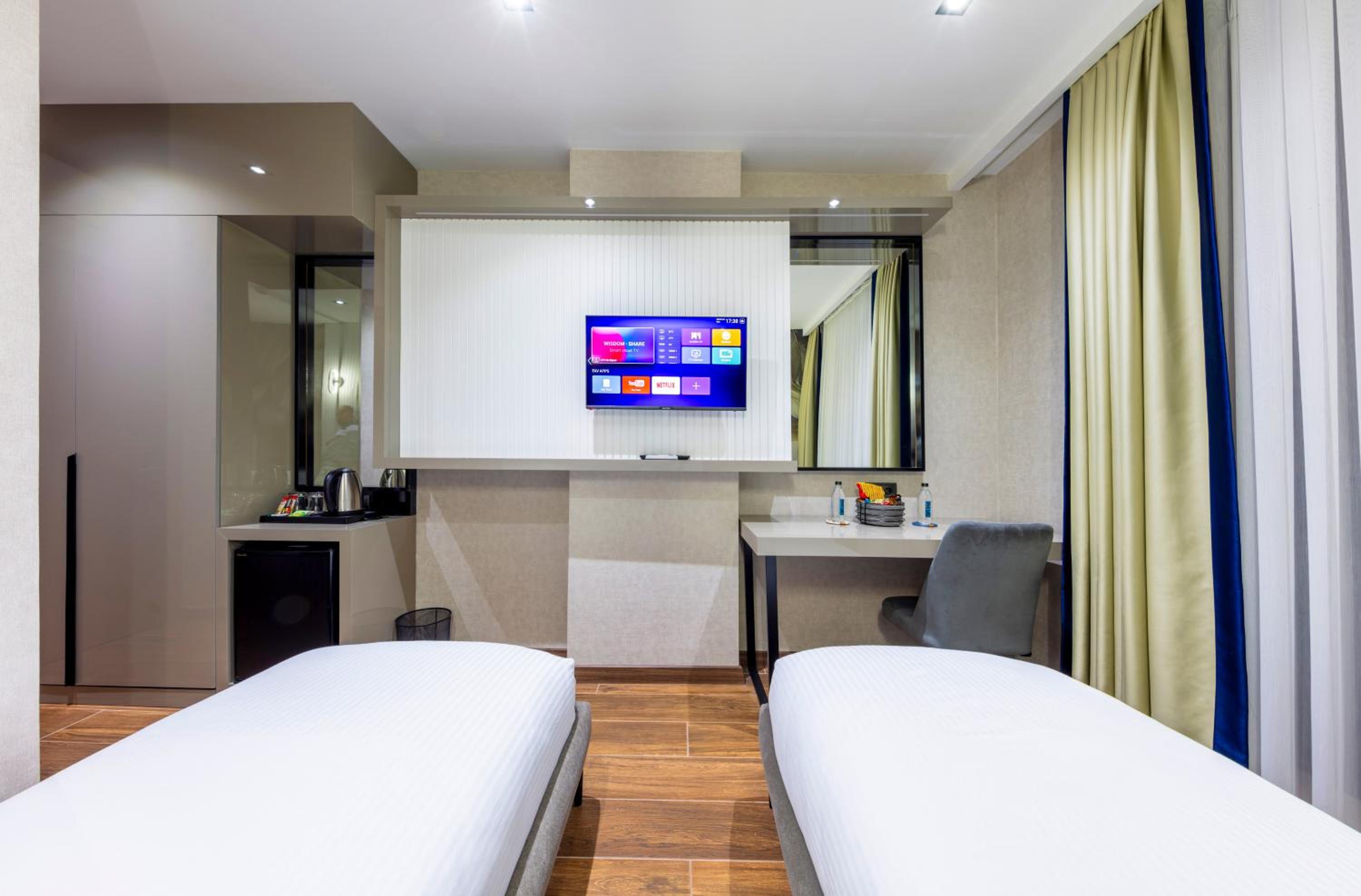 Deluxe Twin Room - Photo 19