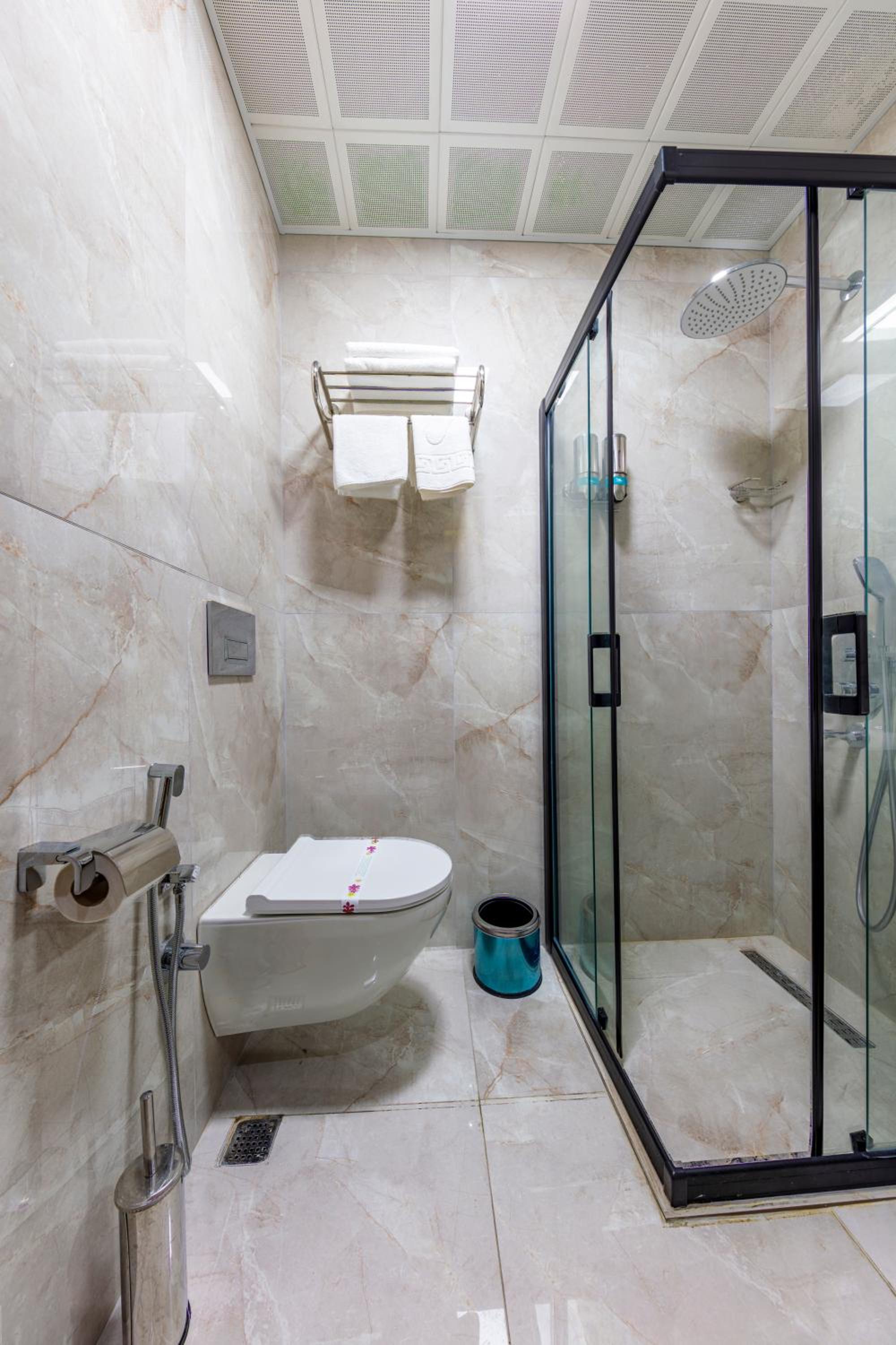 Deluxe Twin Room - Photo 16