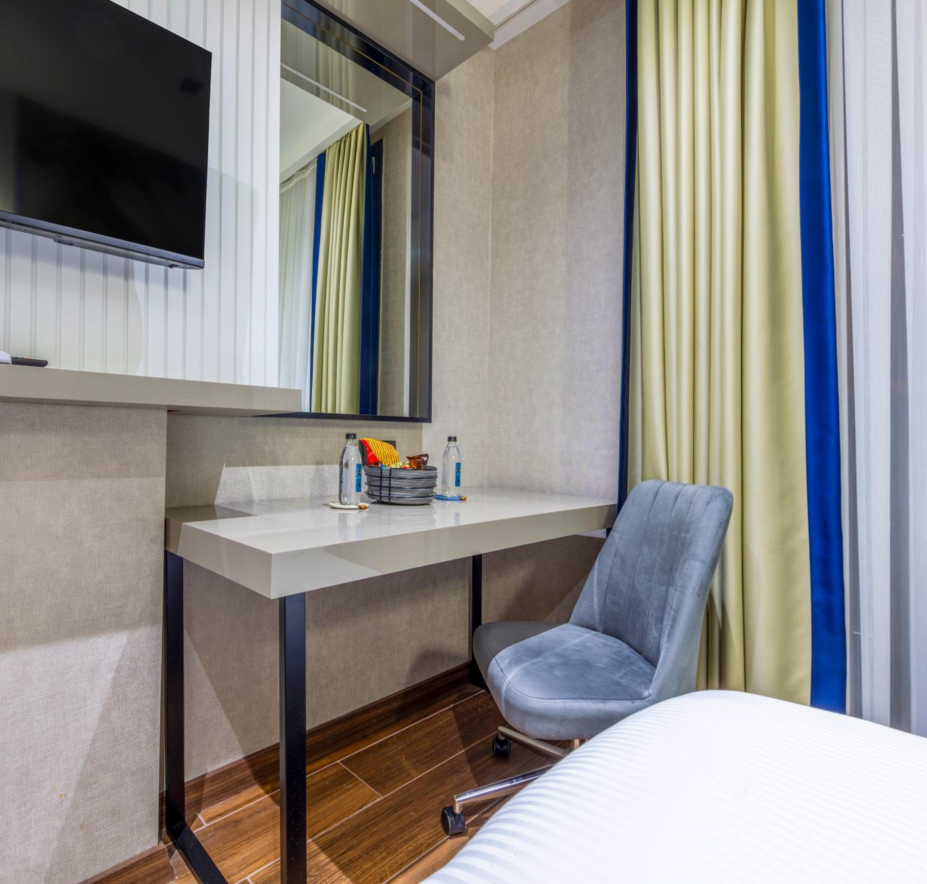 Deluxe Twin Room - Photo 13