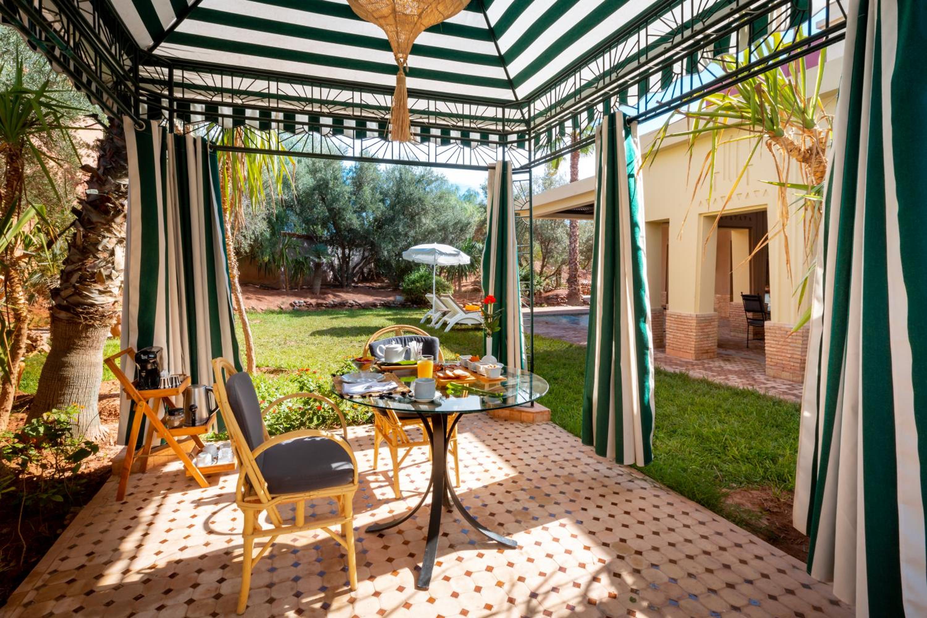 Deluxe Bungalow with Garden View