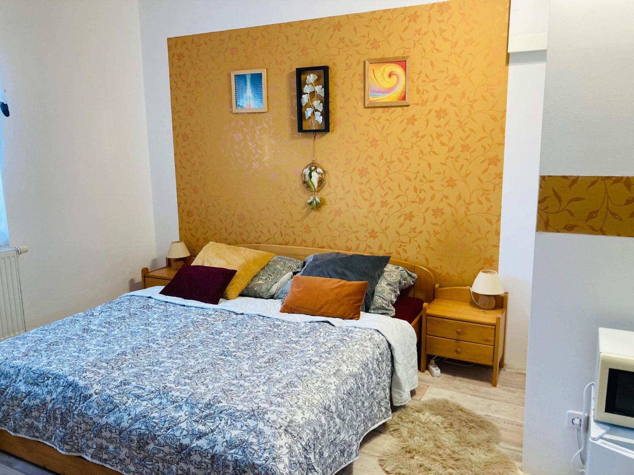 One-Bedroom Apartment photo 1