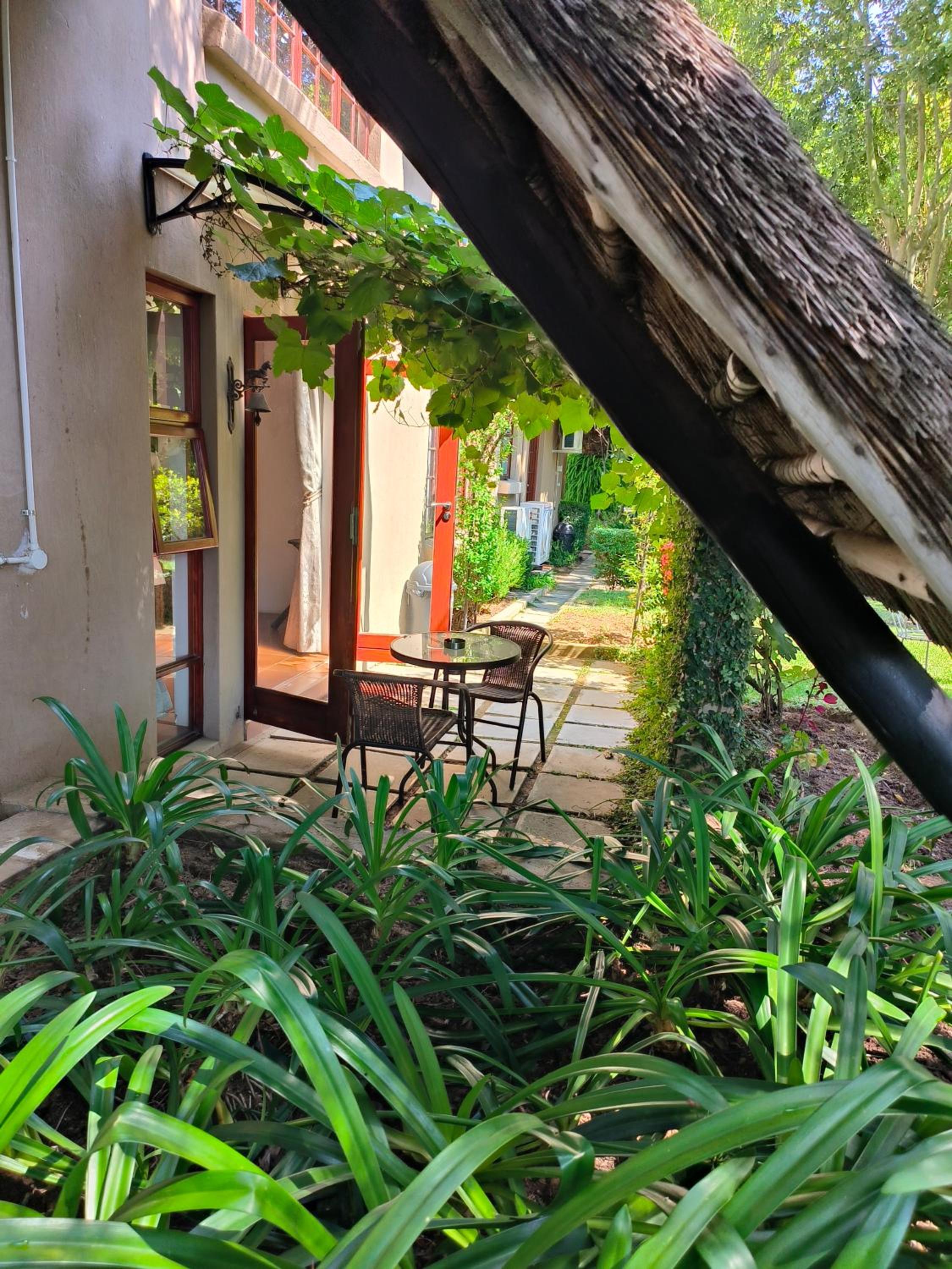Suite with Garden View - Photo 10