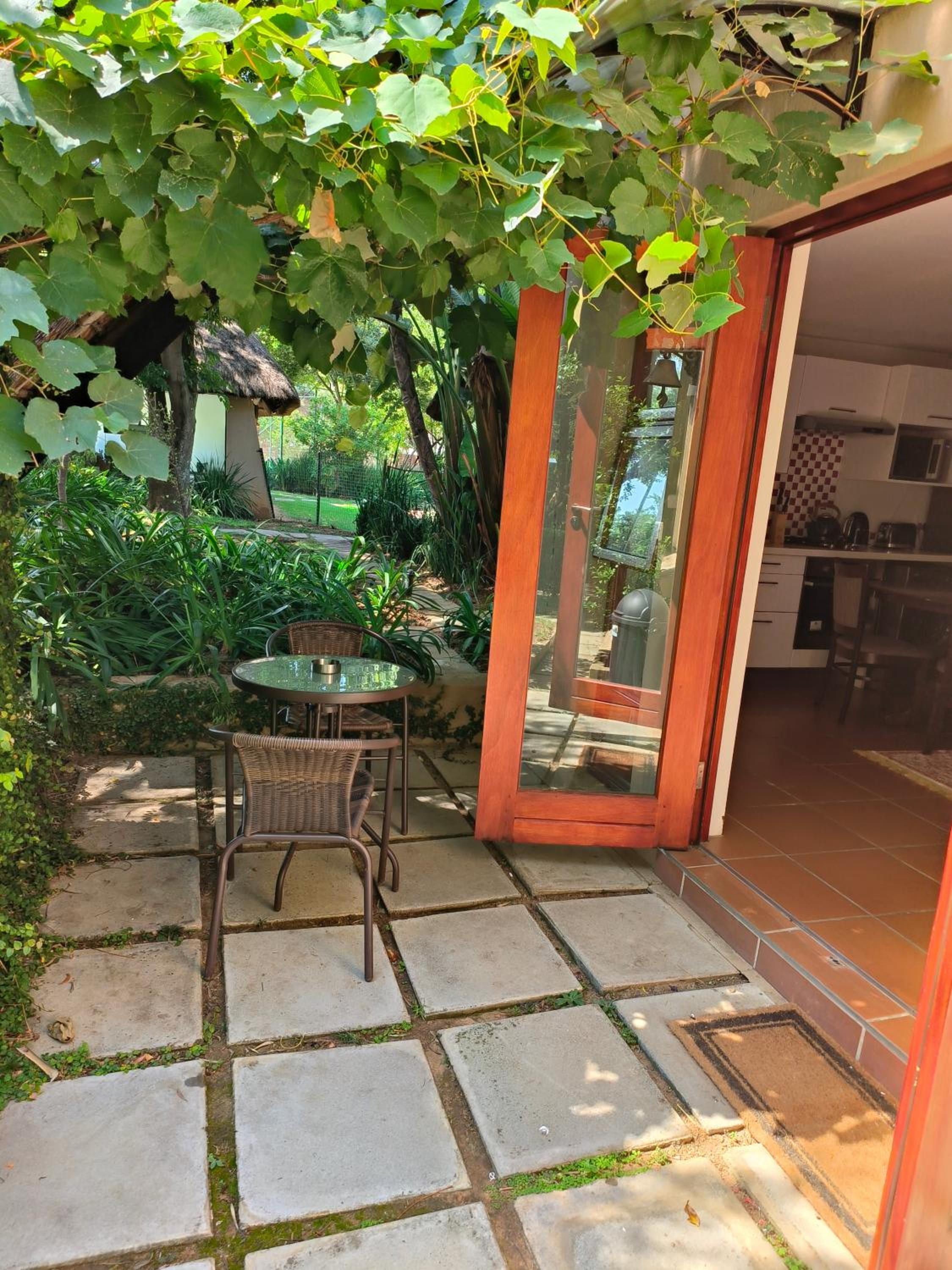 Suite with Garden View - Photo 9