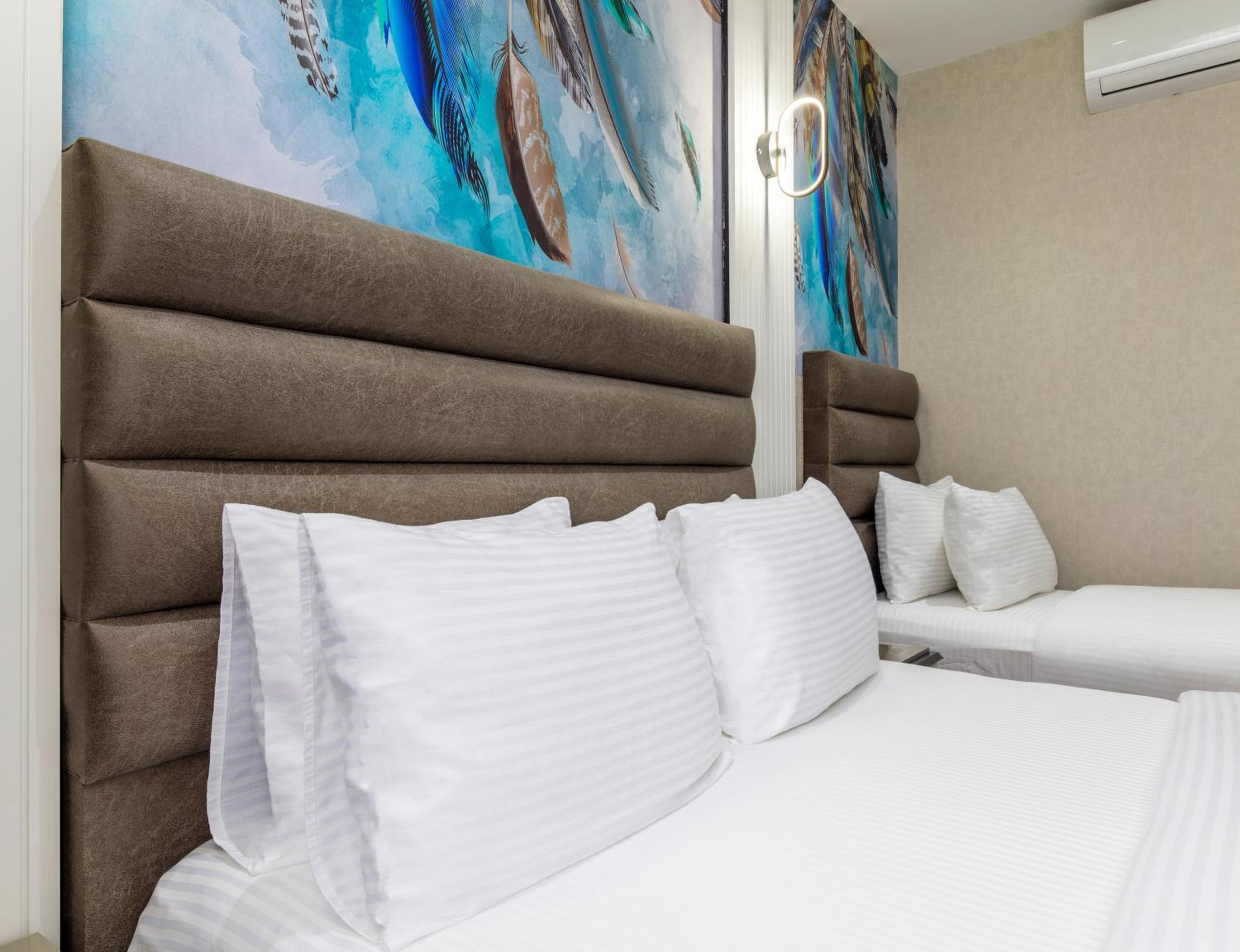 Deluxe Family Room - Photo 10
