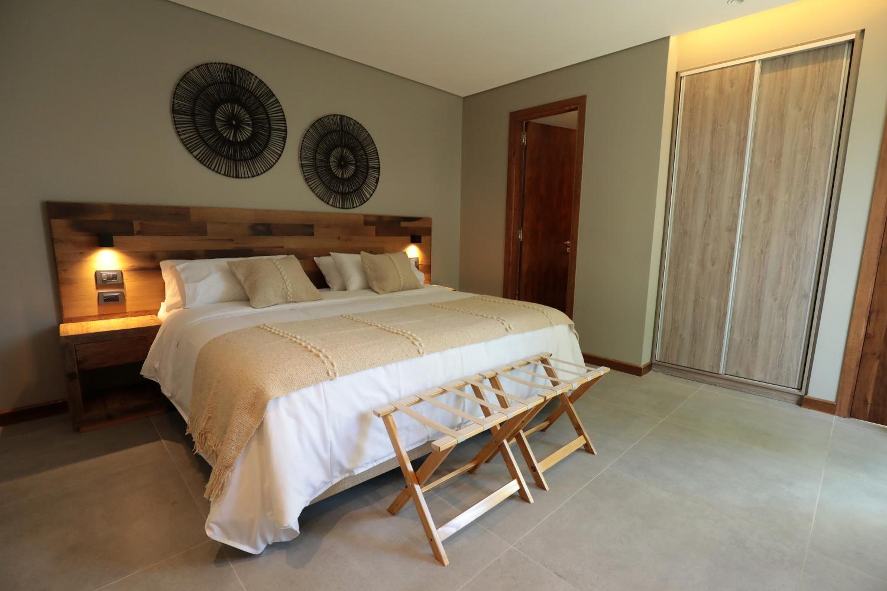 Queen Room with Garden View