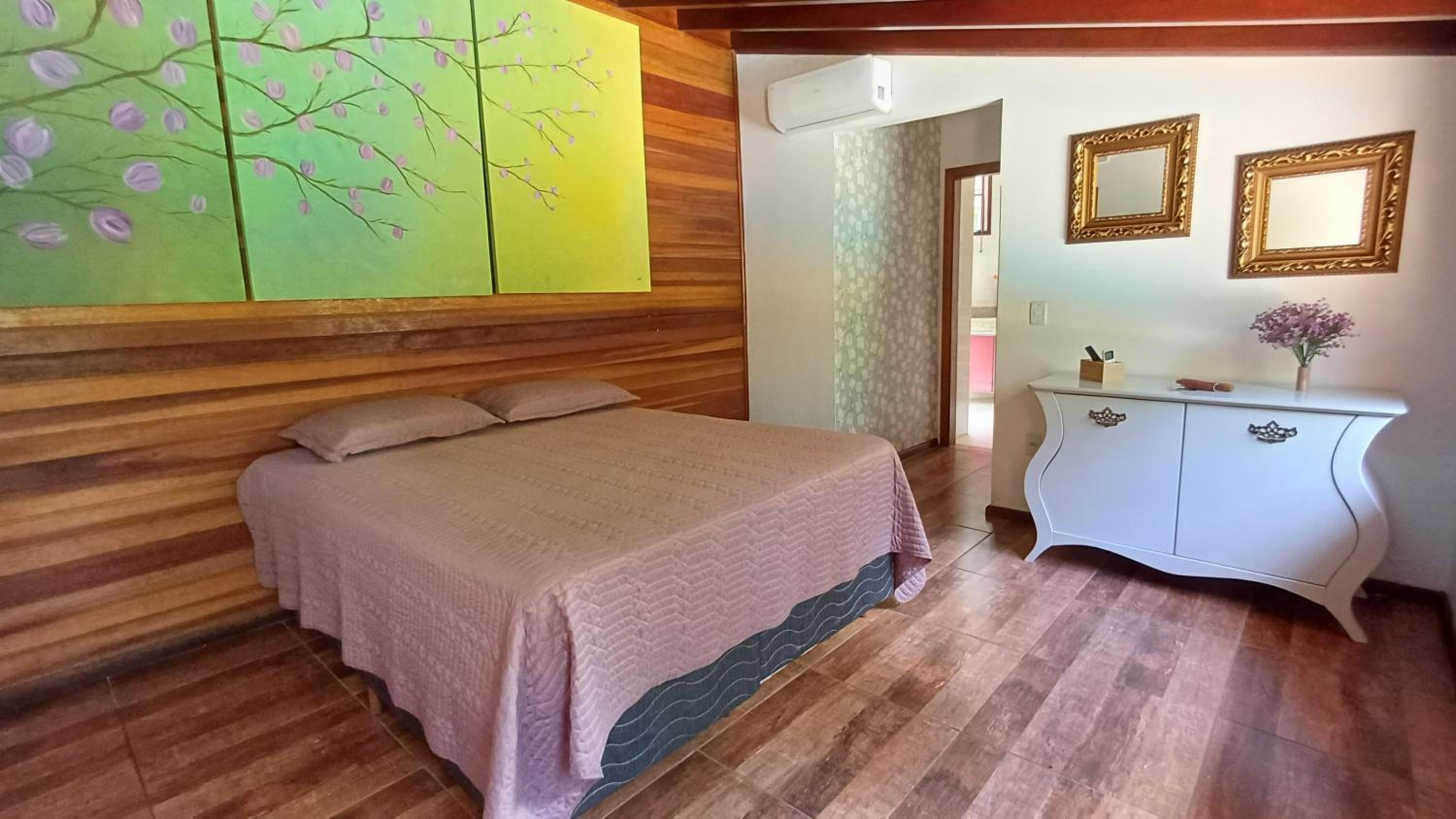 Three-Bedroom House photo 3