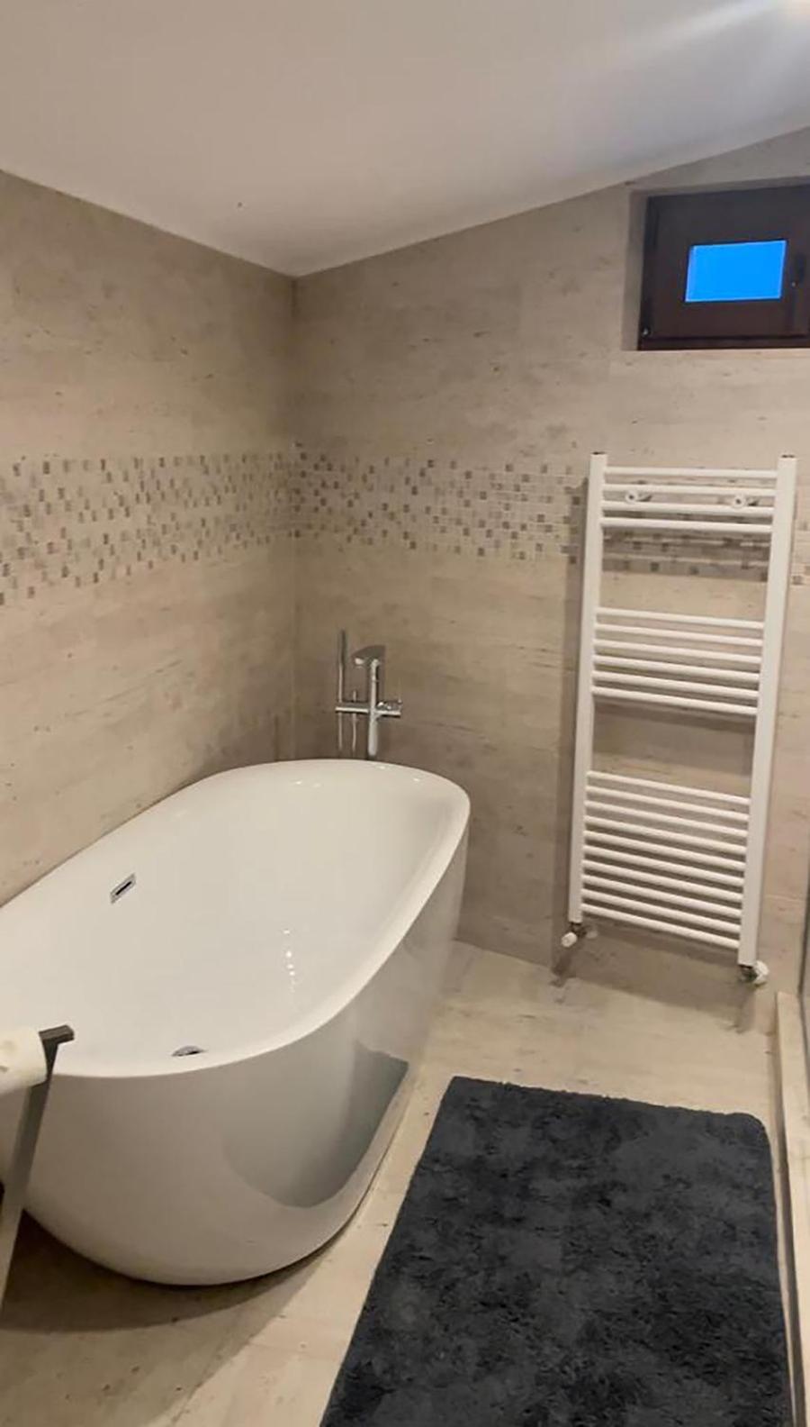 Deluxe Double Room - Photo 20
