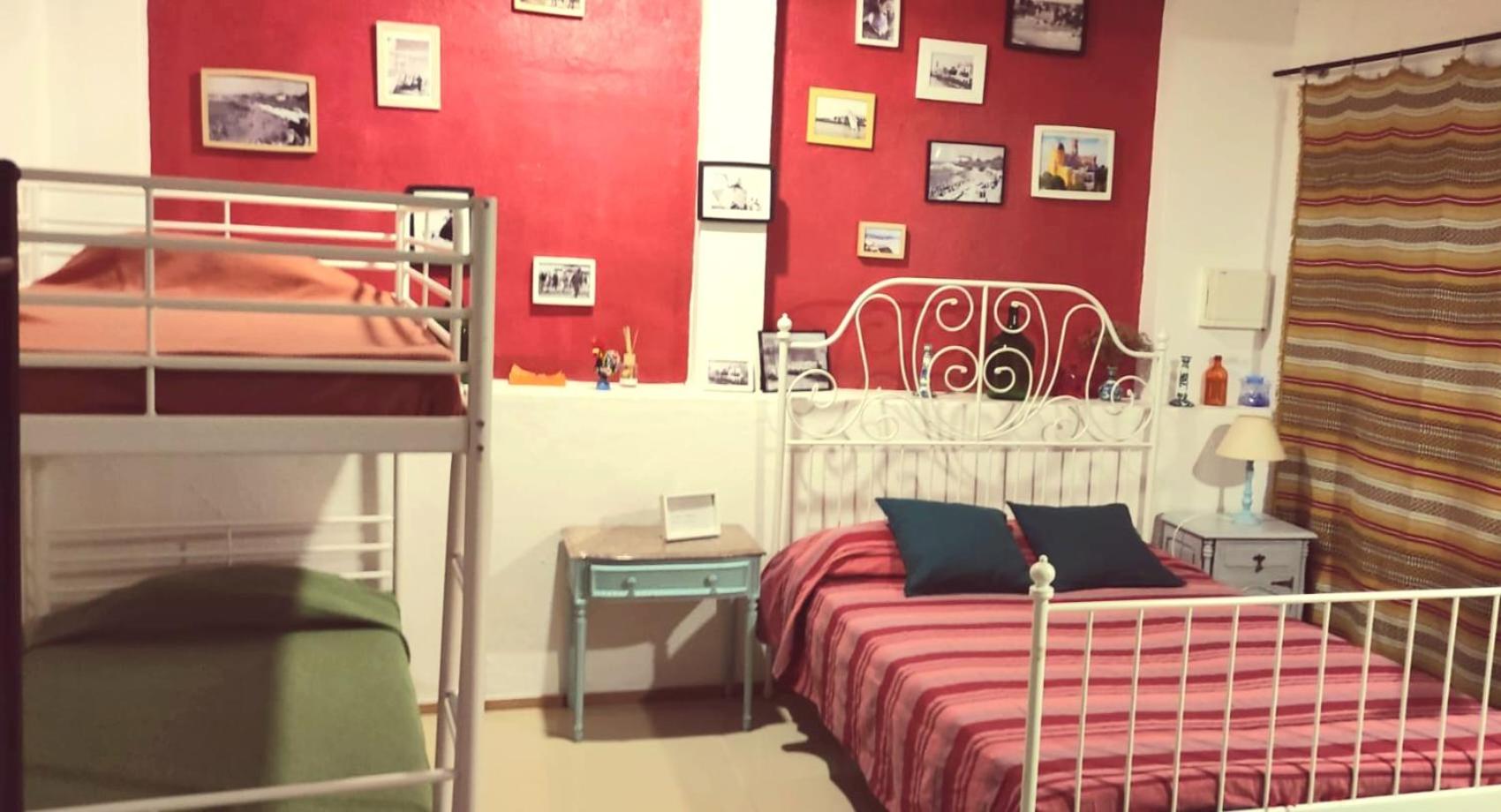 Family Studio - Photo 1