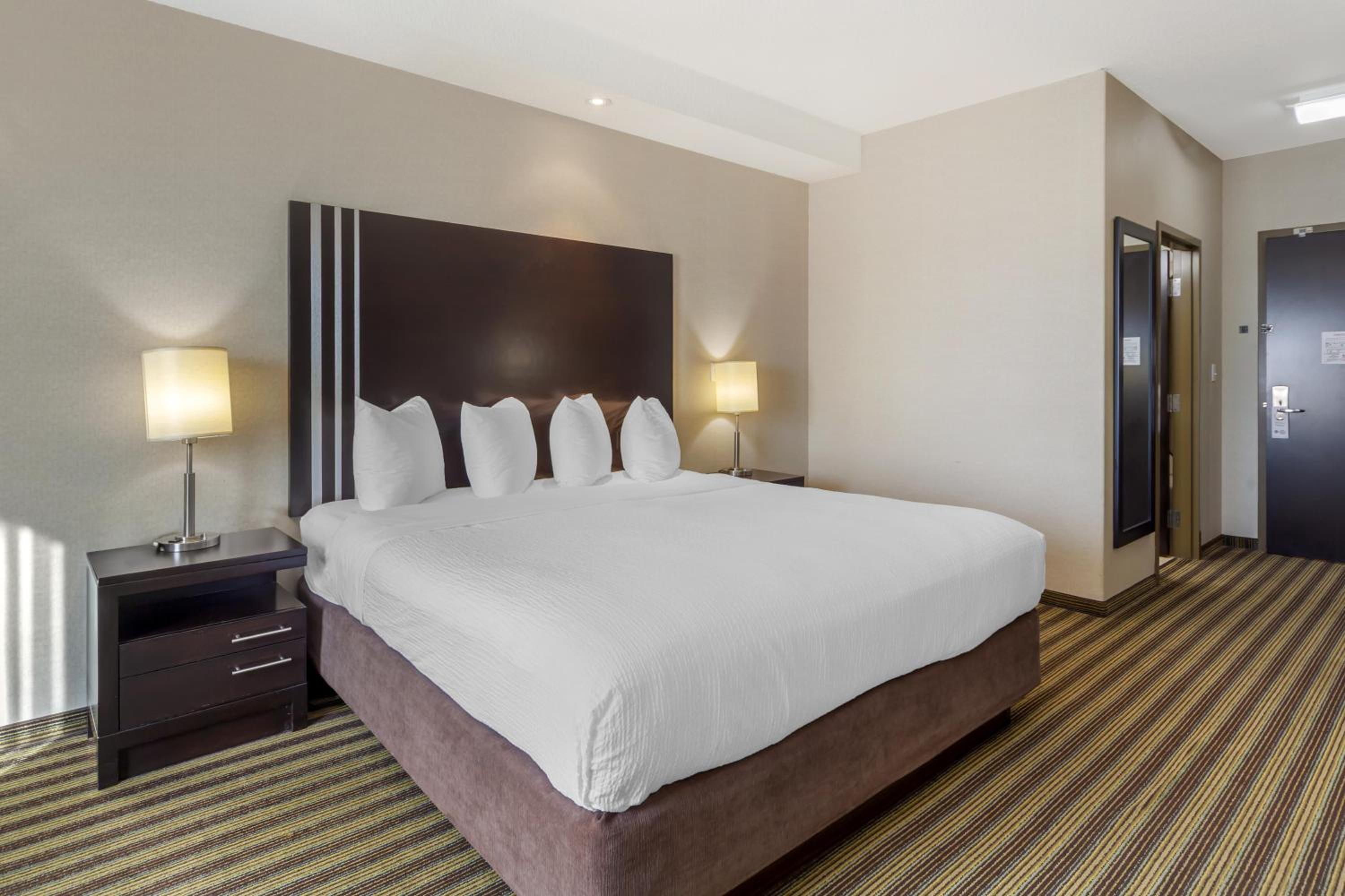 Two-Bedroom Family Suite with One King Bed and Two Single Beds - Non-Smoking
