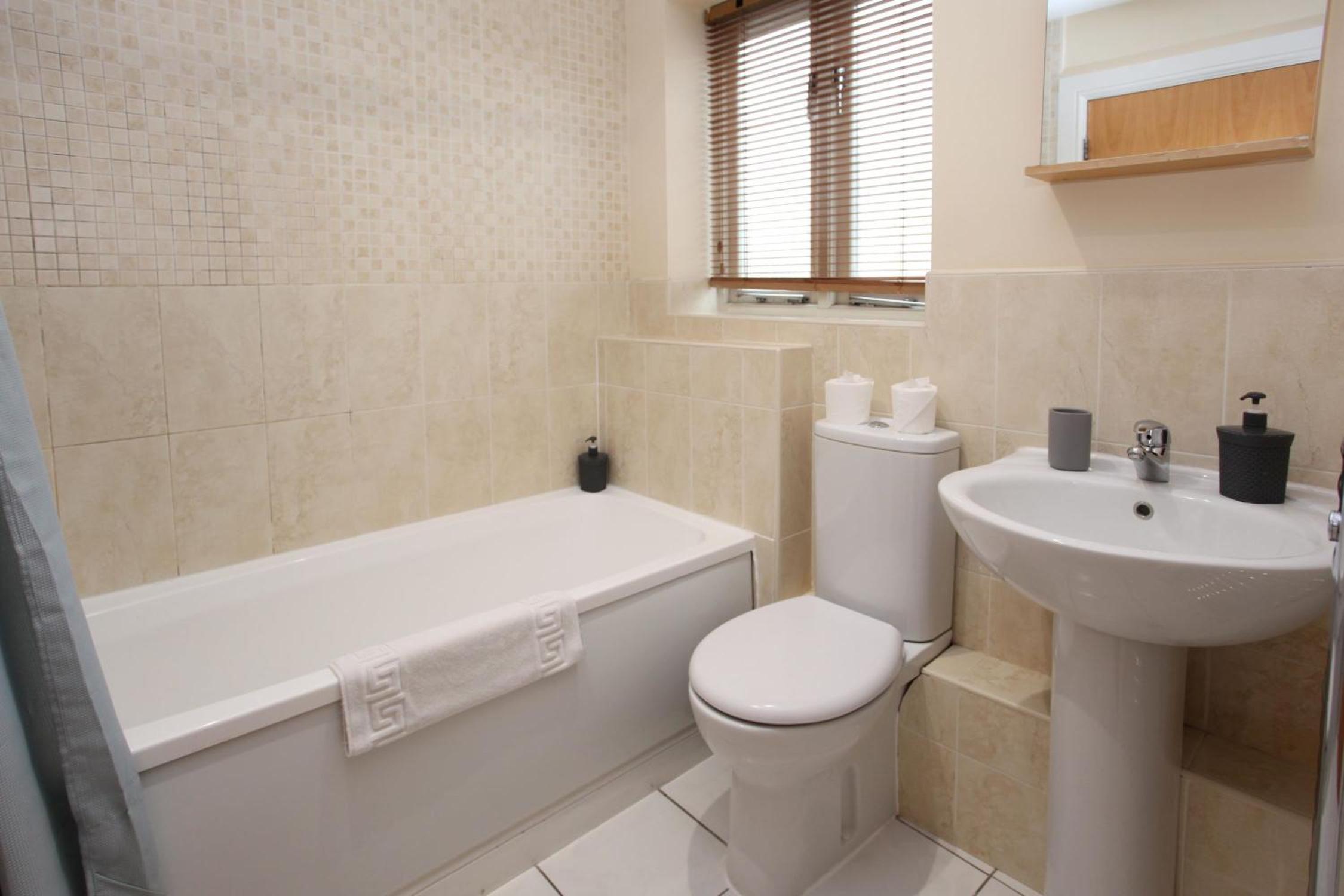 Four-Bedroom House - Photo 6
