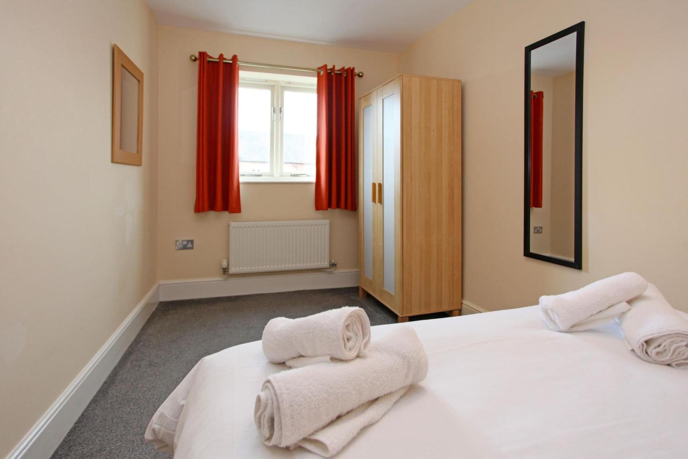 Four-Bedroom House - Photo 7