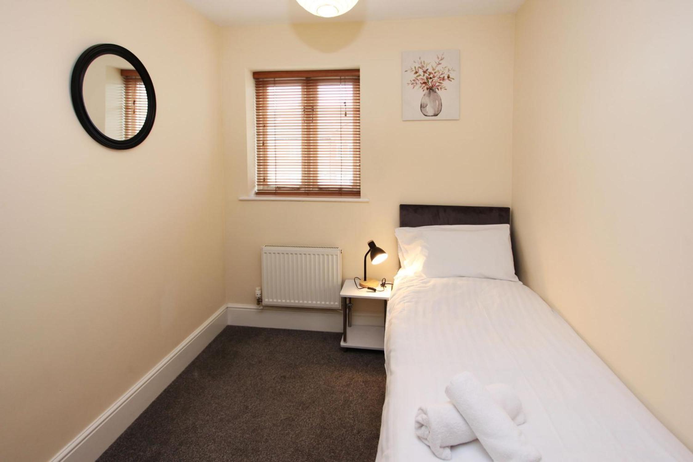 Four-Bedroom House - Photo 8