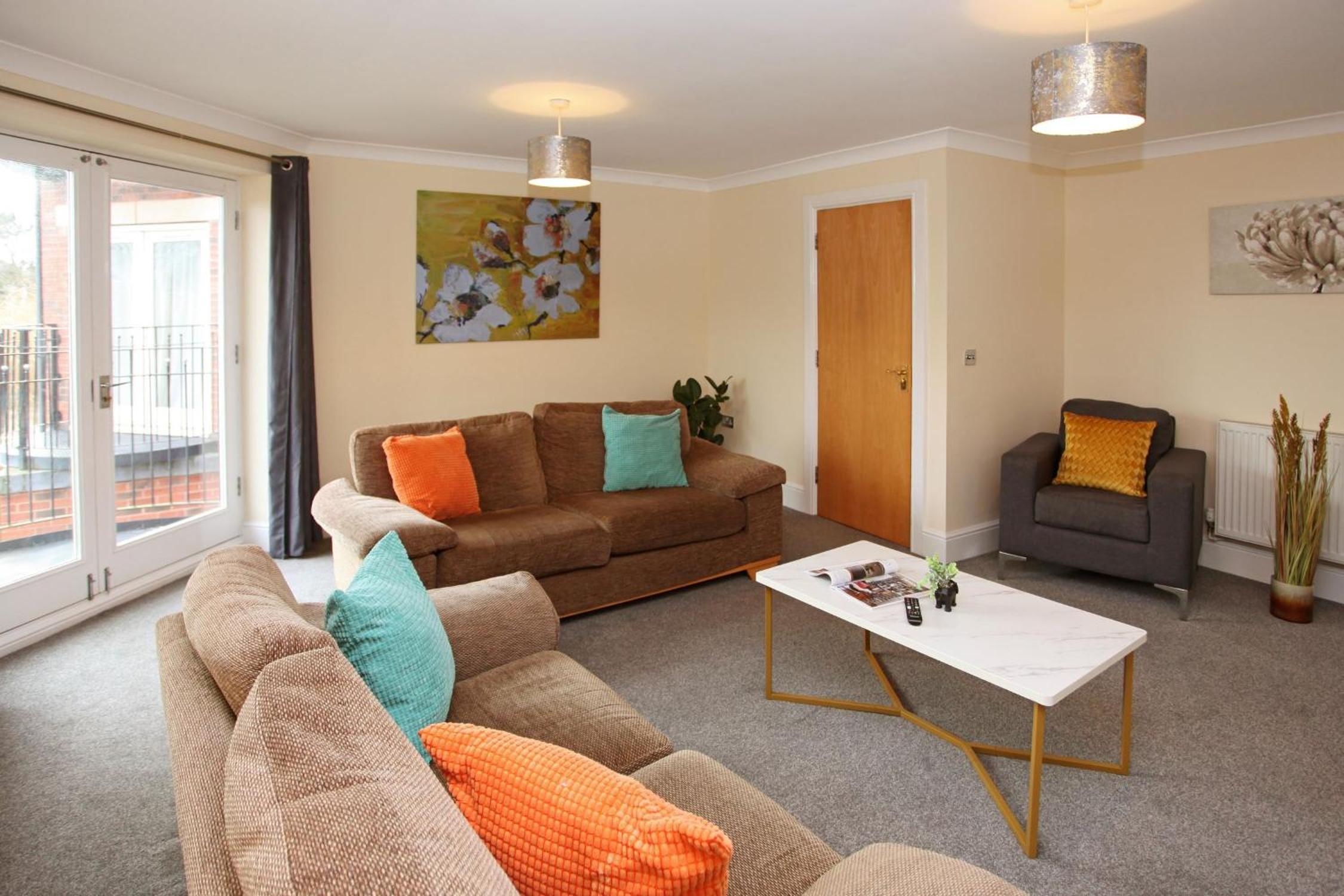 Four-Bedroom House - Photo 14