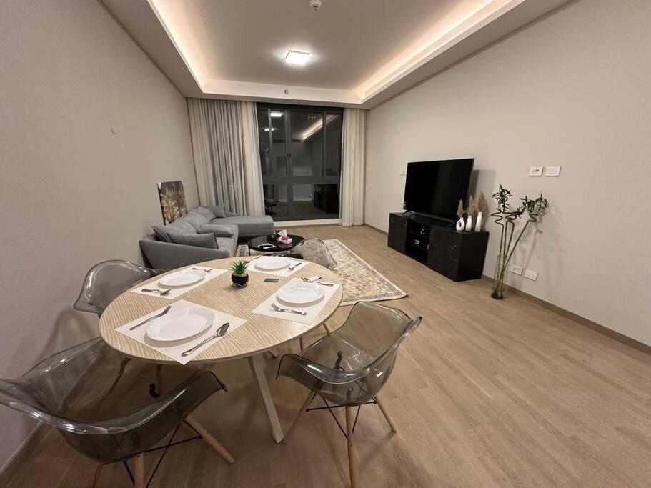 One-Bedroom Apartment photo 3