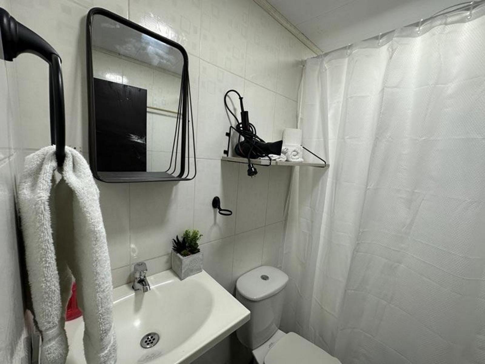 One-Bedroom House photo 2