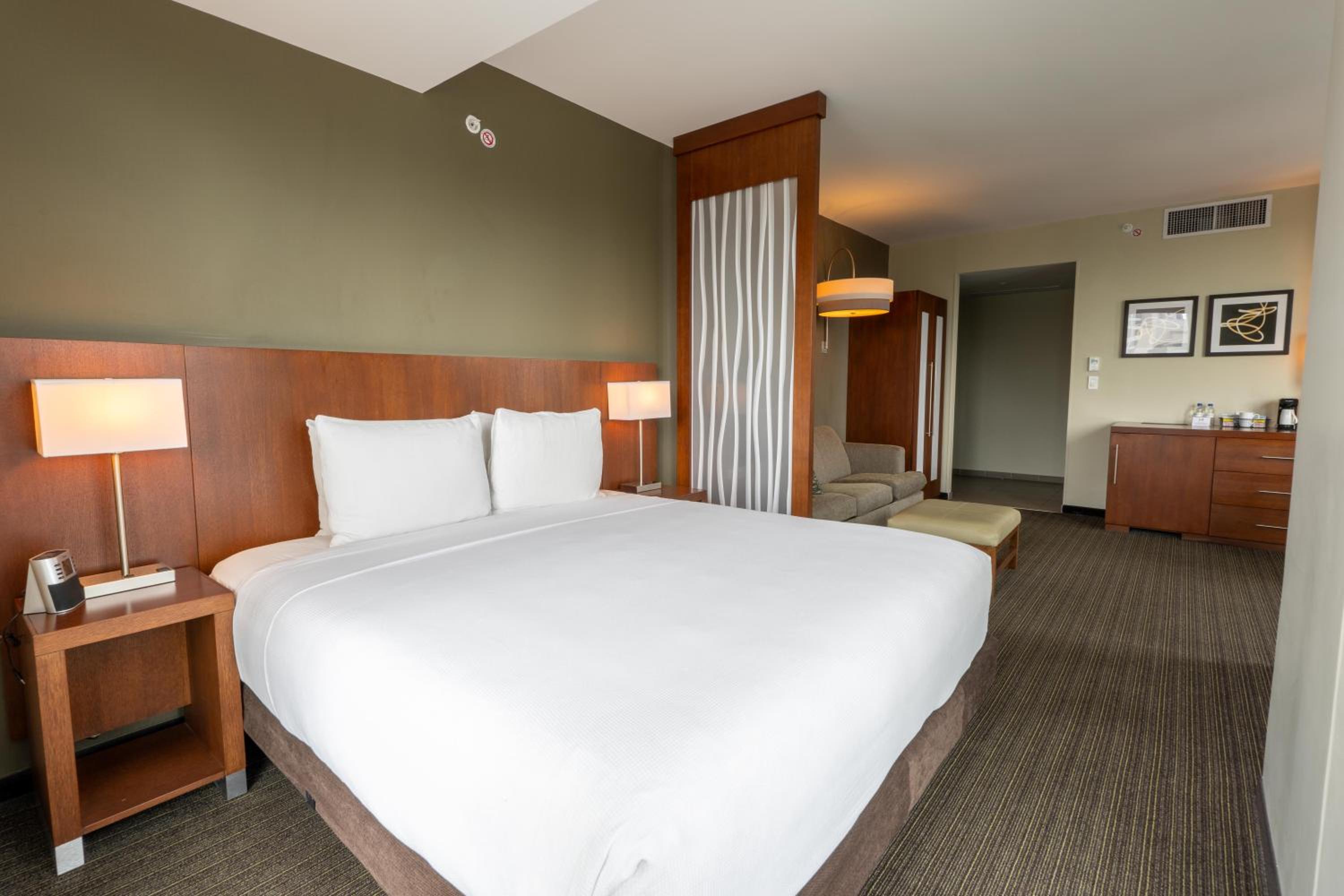 Superior King Room
