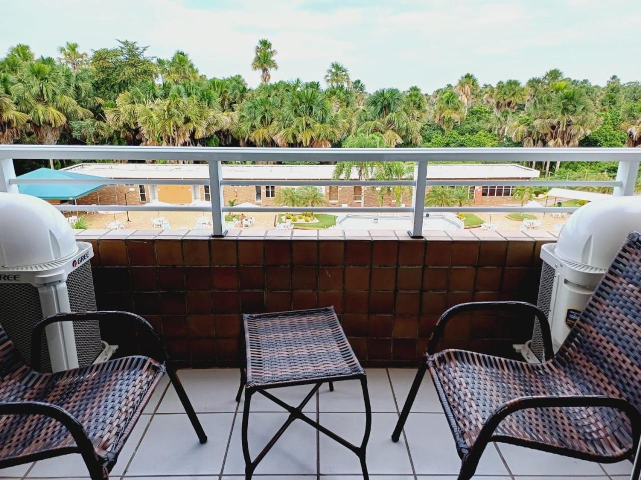 Apartment with Pool View  photo 3