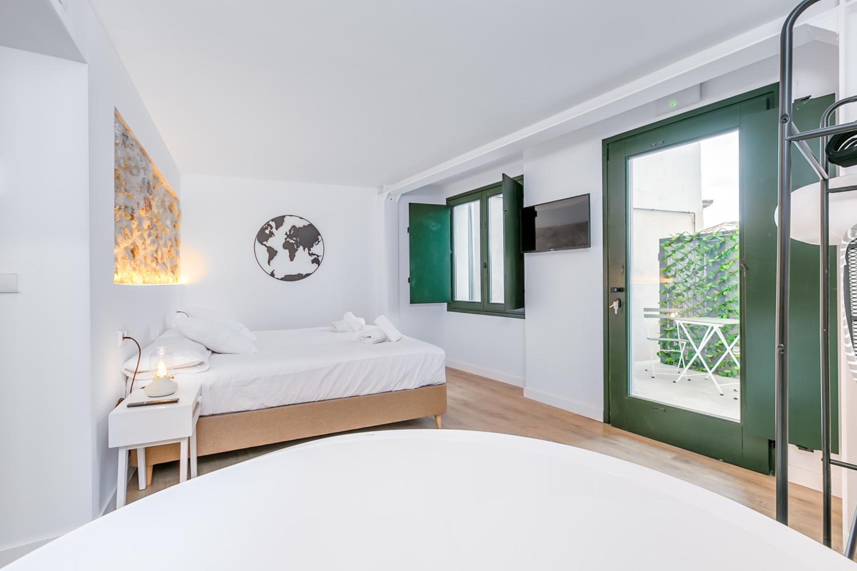 Deluxe Suite with Spa Bath photo 2