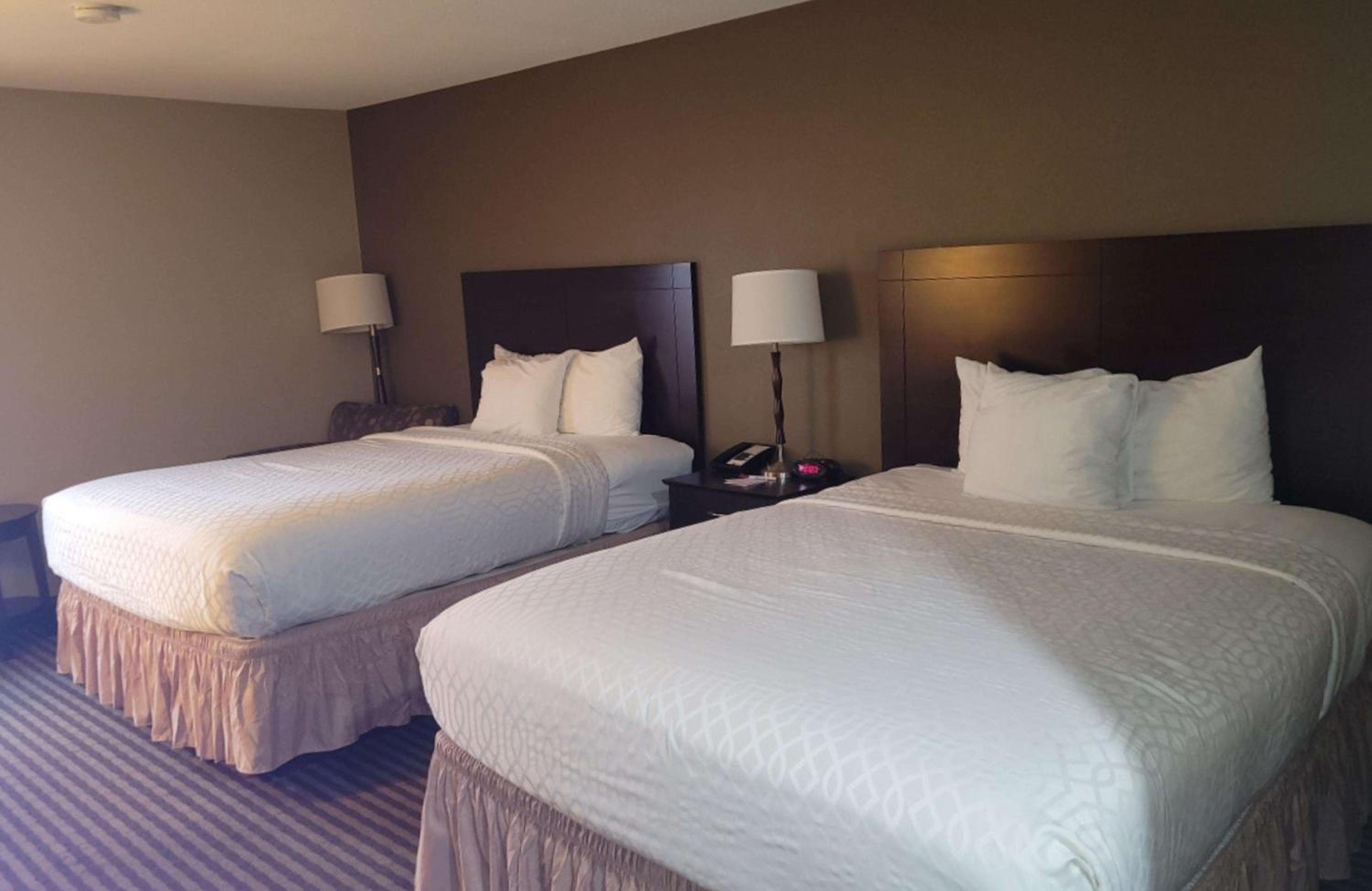 Queen Room with Two Queen Beds - Non-Smoking - Photo 1