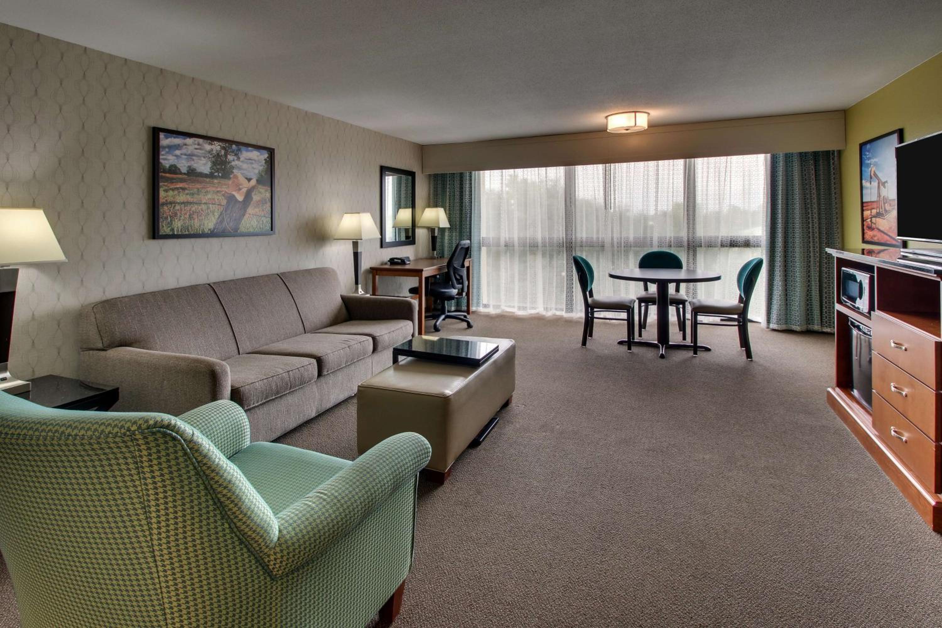 Superior King Suite With Sofa Bed - High Floor photo 1