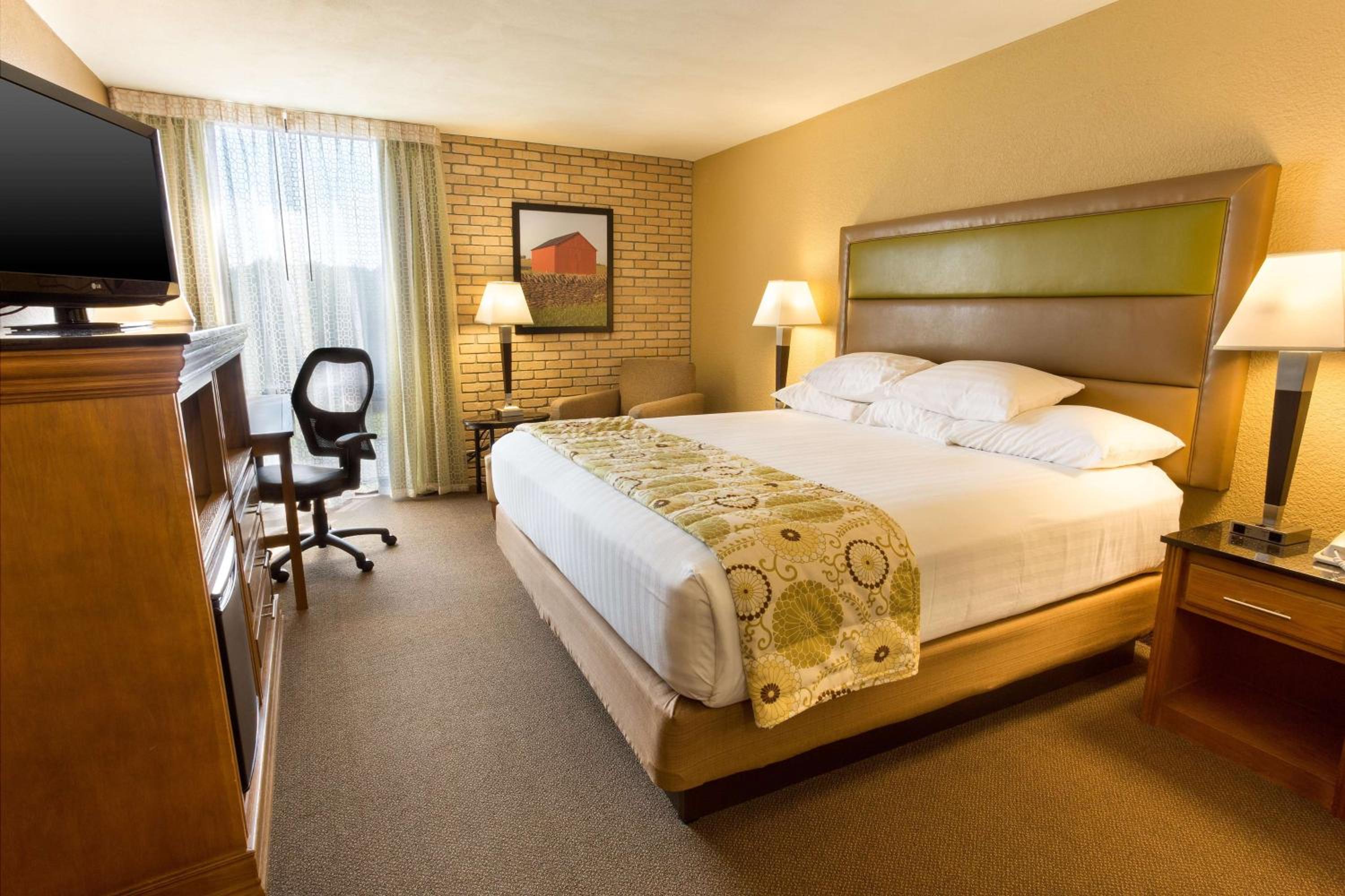 Deluxe King Room - Accessible, Tub