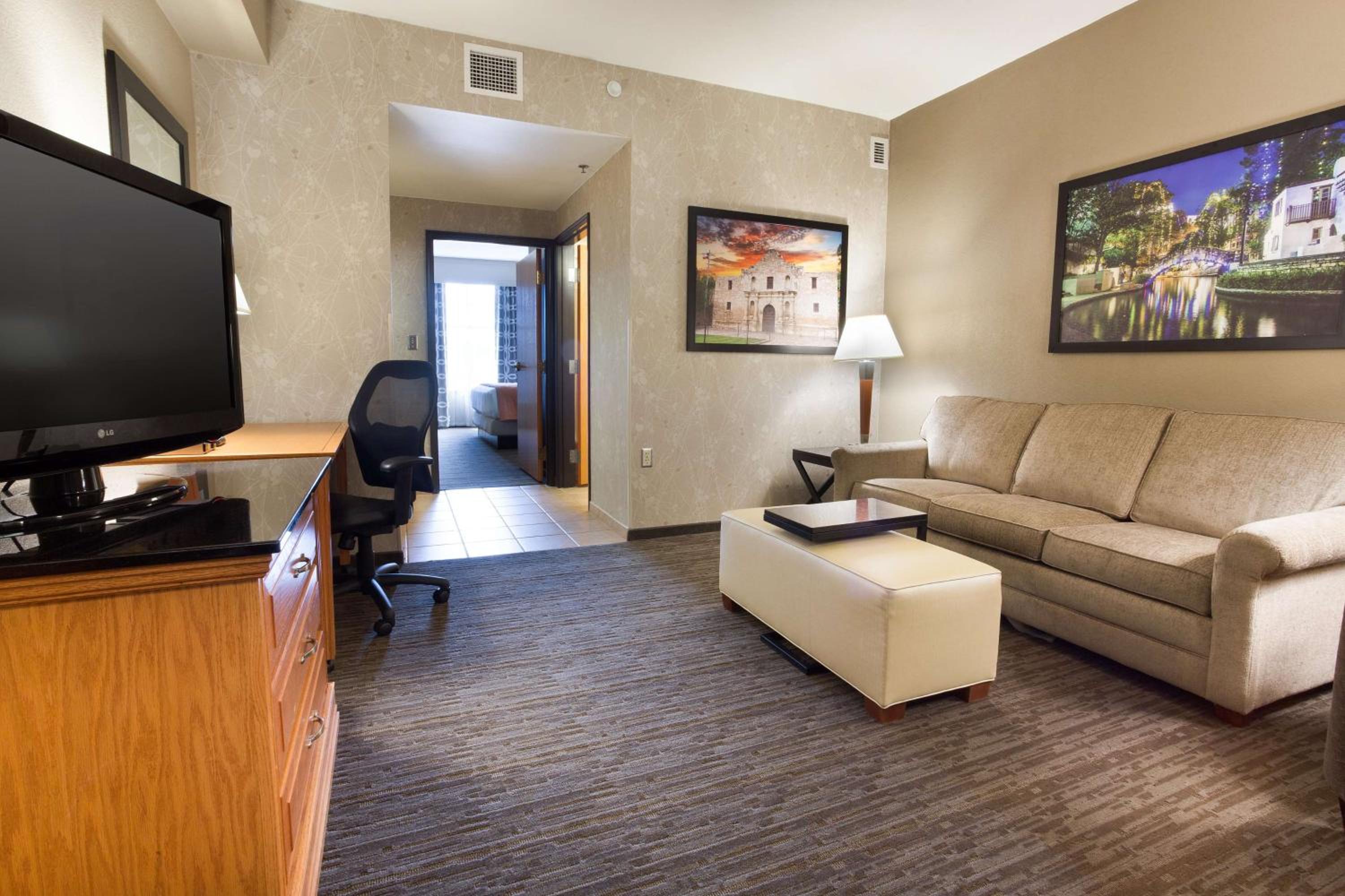 Queen Suite with Sofa Bed - Accessible, Roll-in Shower