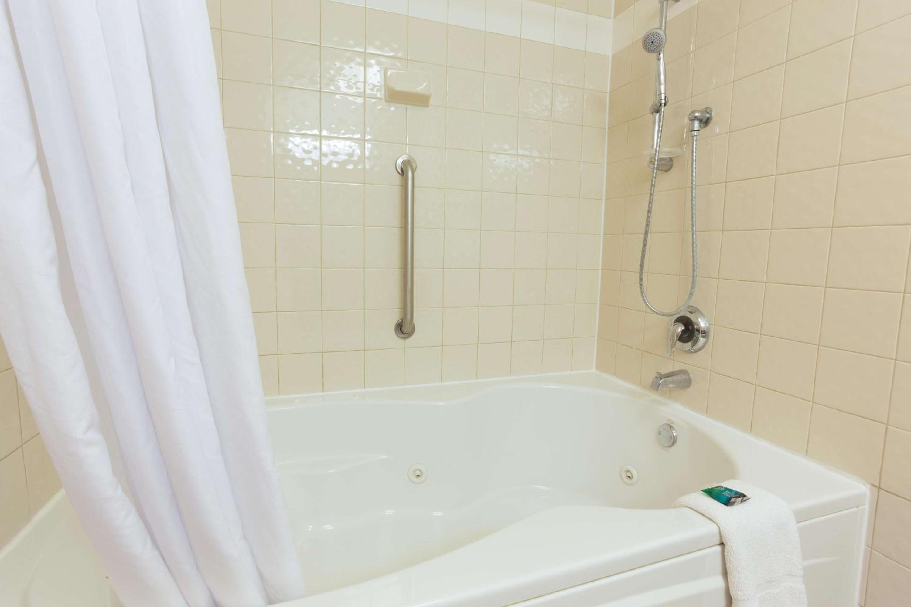 Superior King Suite with Spa Bath