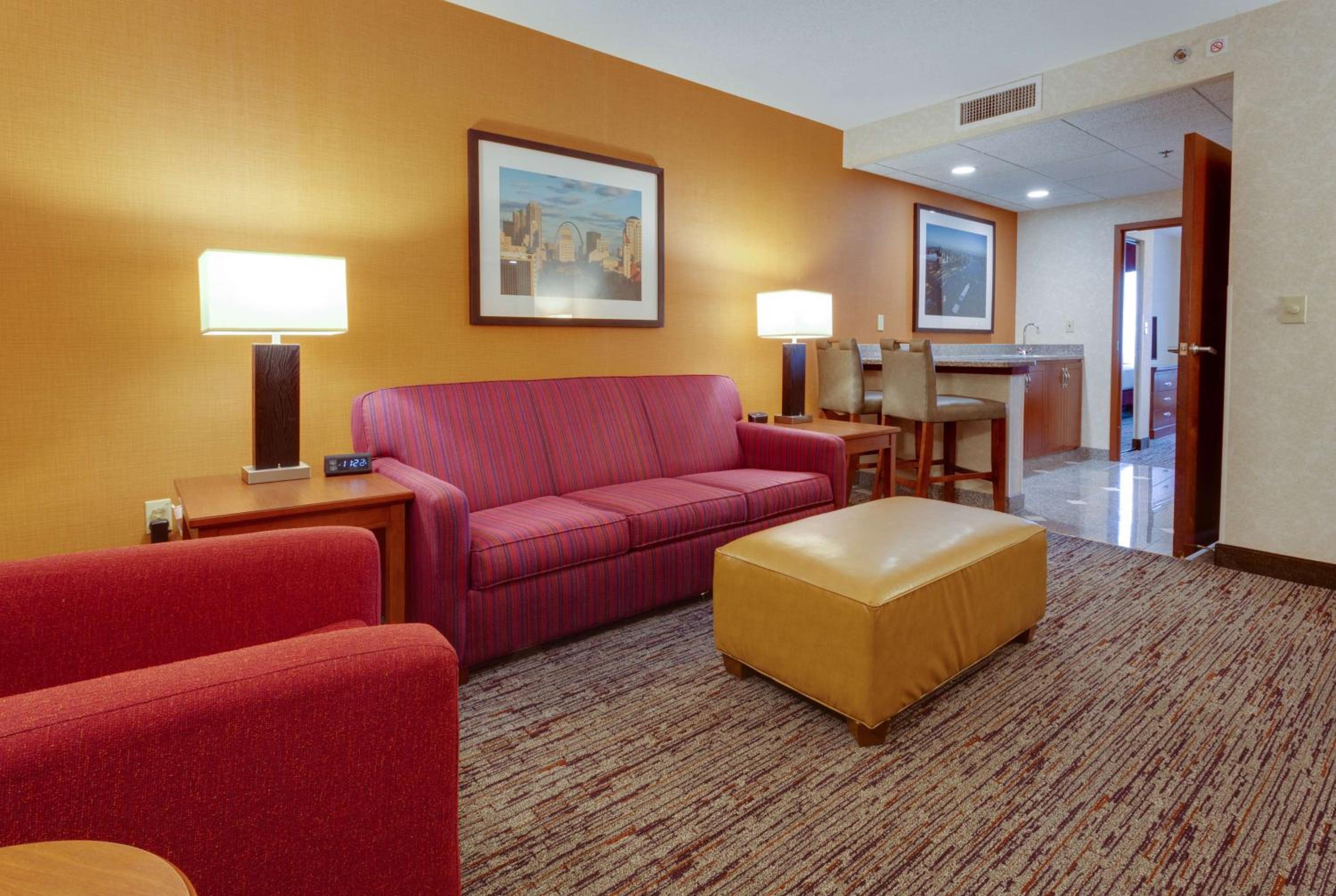 Superior King Suite - Photo 3