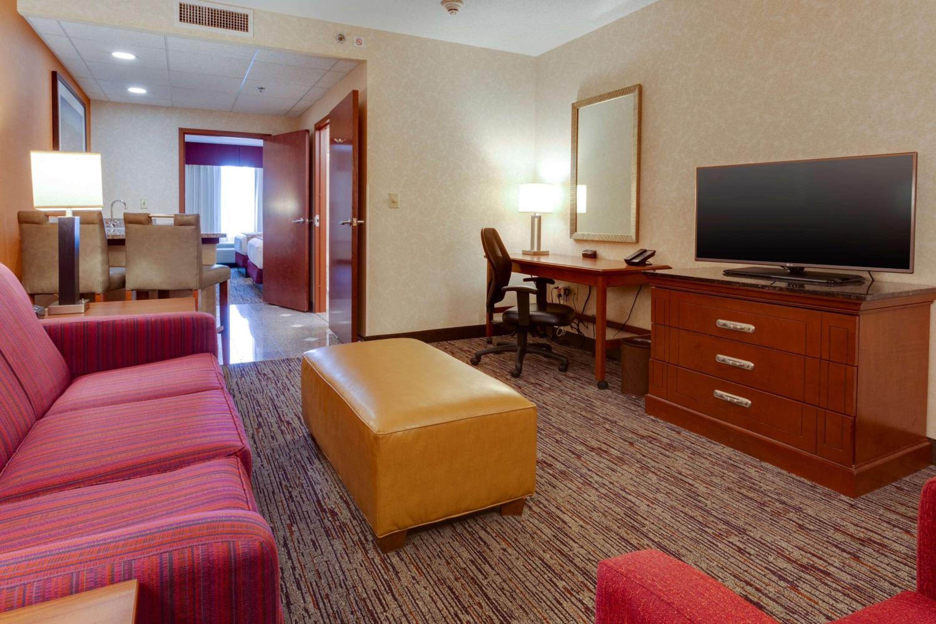 Superior King Suite - Photo 4