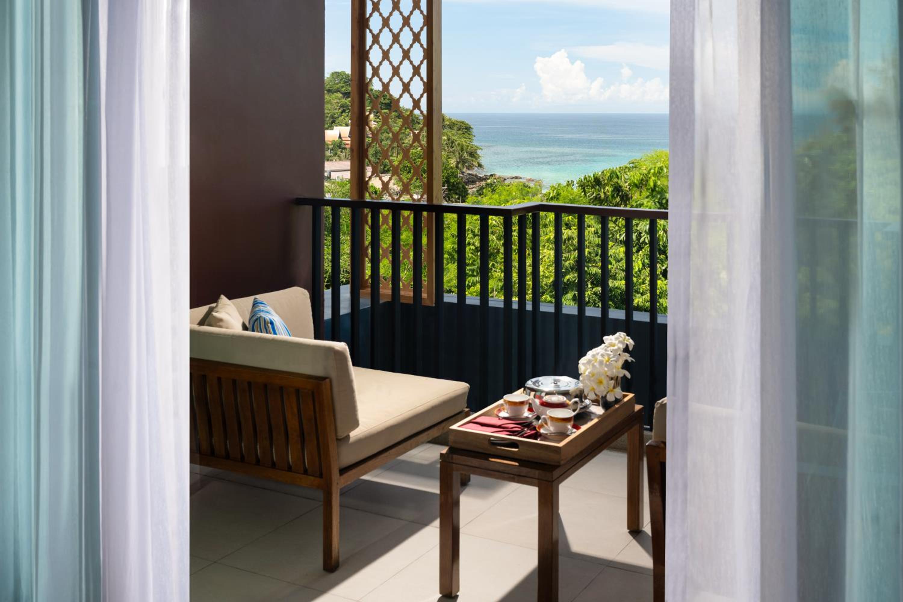 Premier Room, Sea View, 1 King Bed, Balcony photo 3