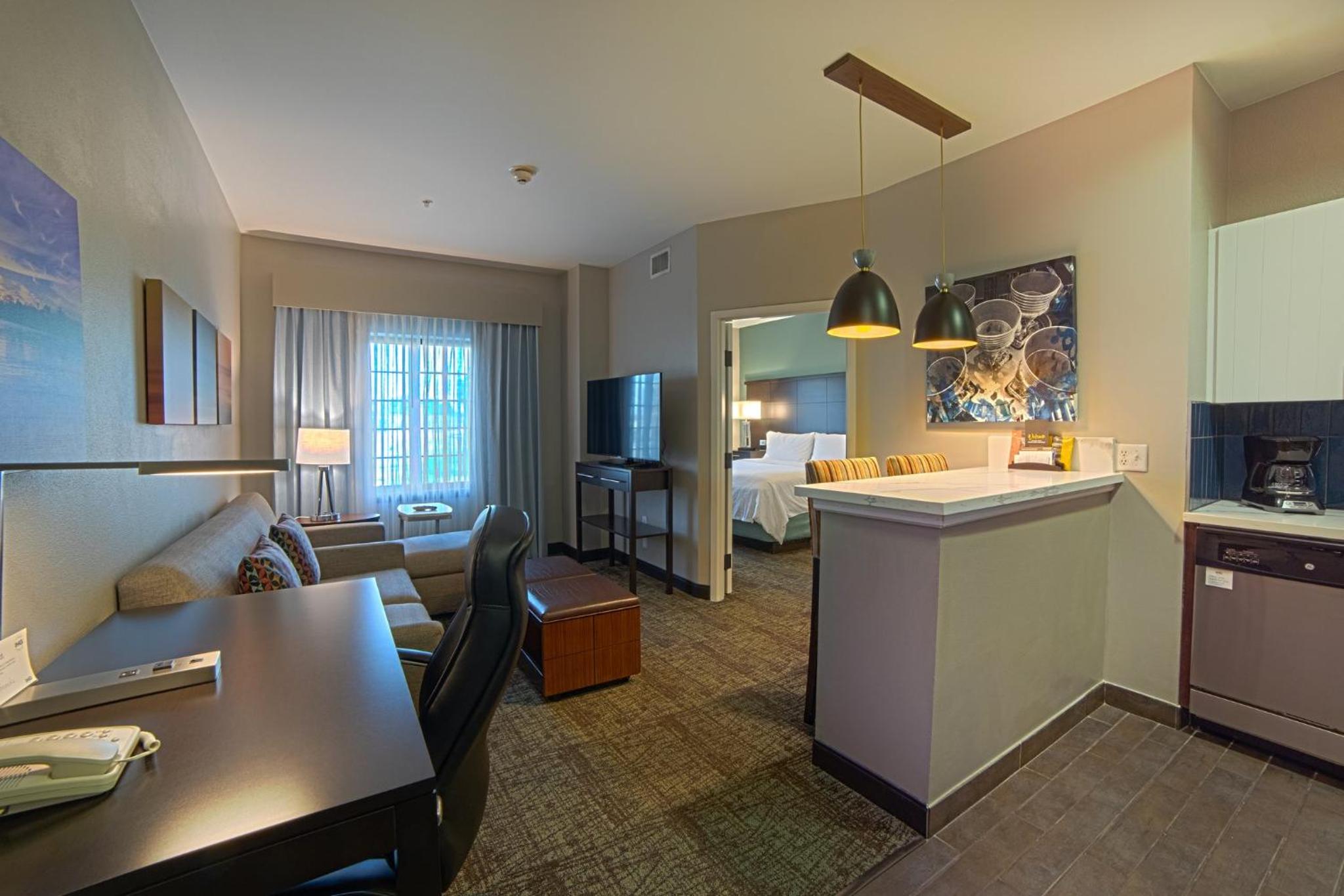 One-Bedroom King Suite - Photo 2