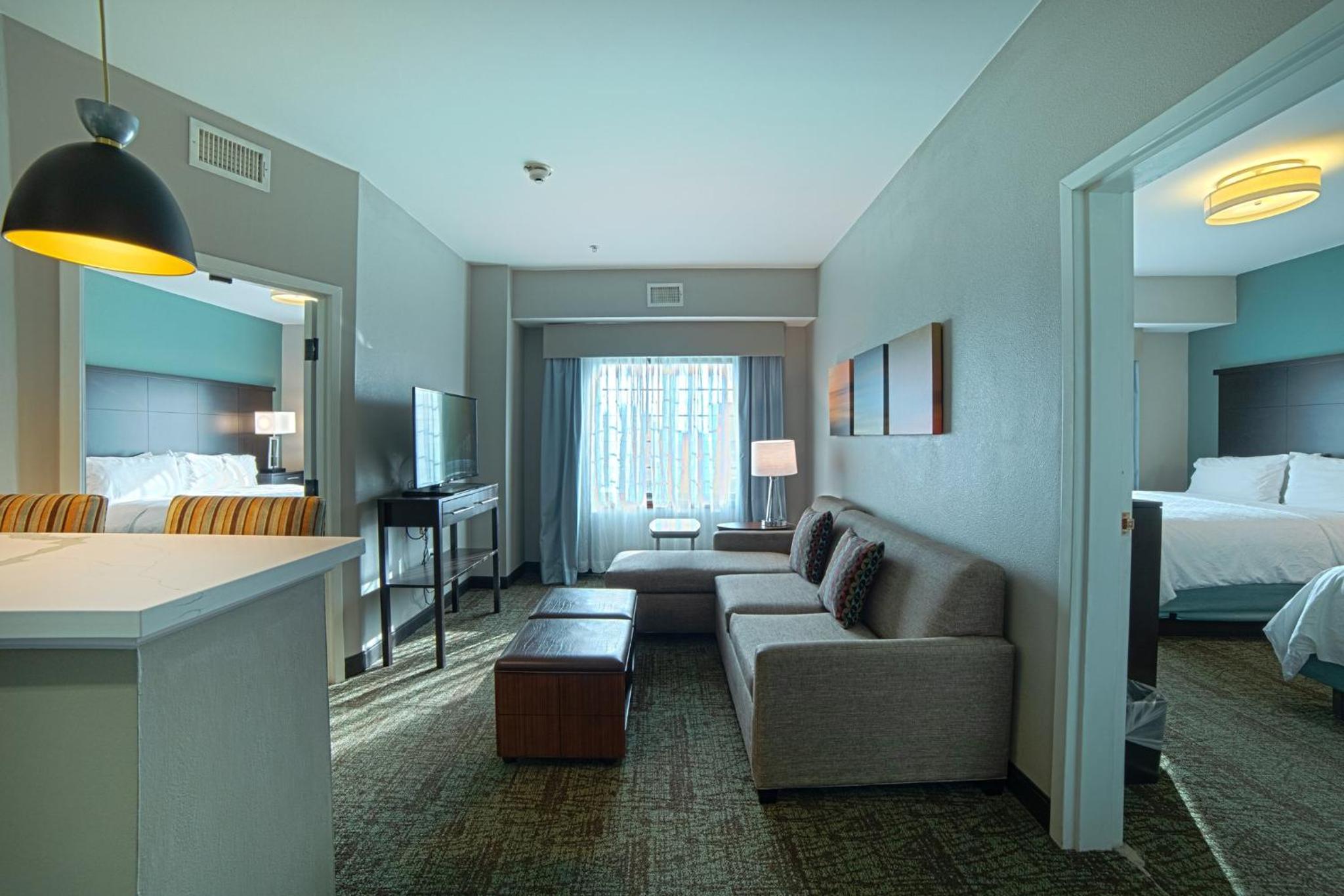 Two-Bedroom Suite - Photo 6