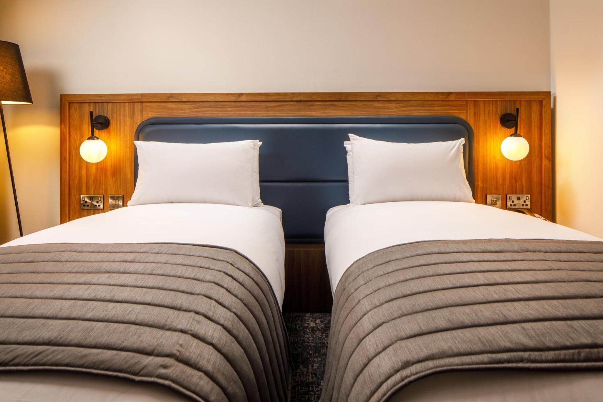 Standard Room with Two Single Beds - Photo 5