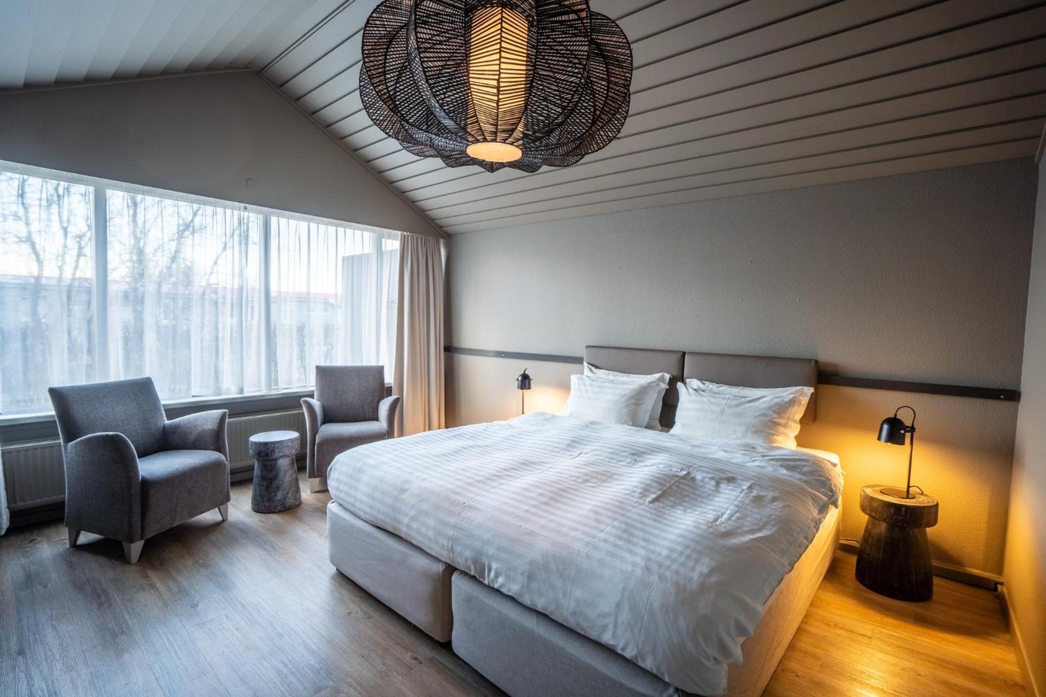 Standard Double or Twin Room - Photo 11