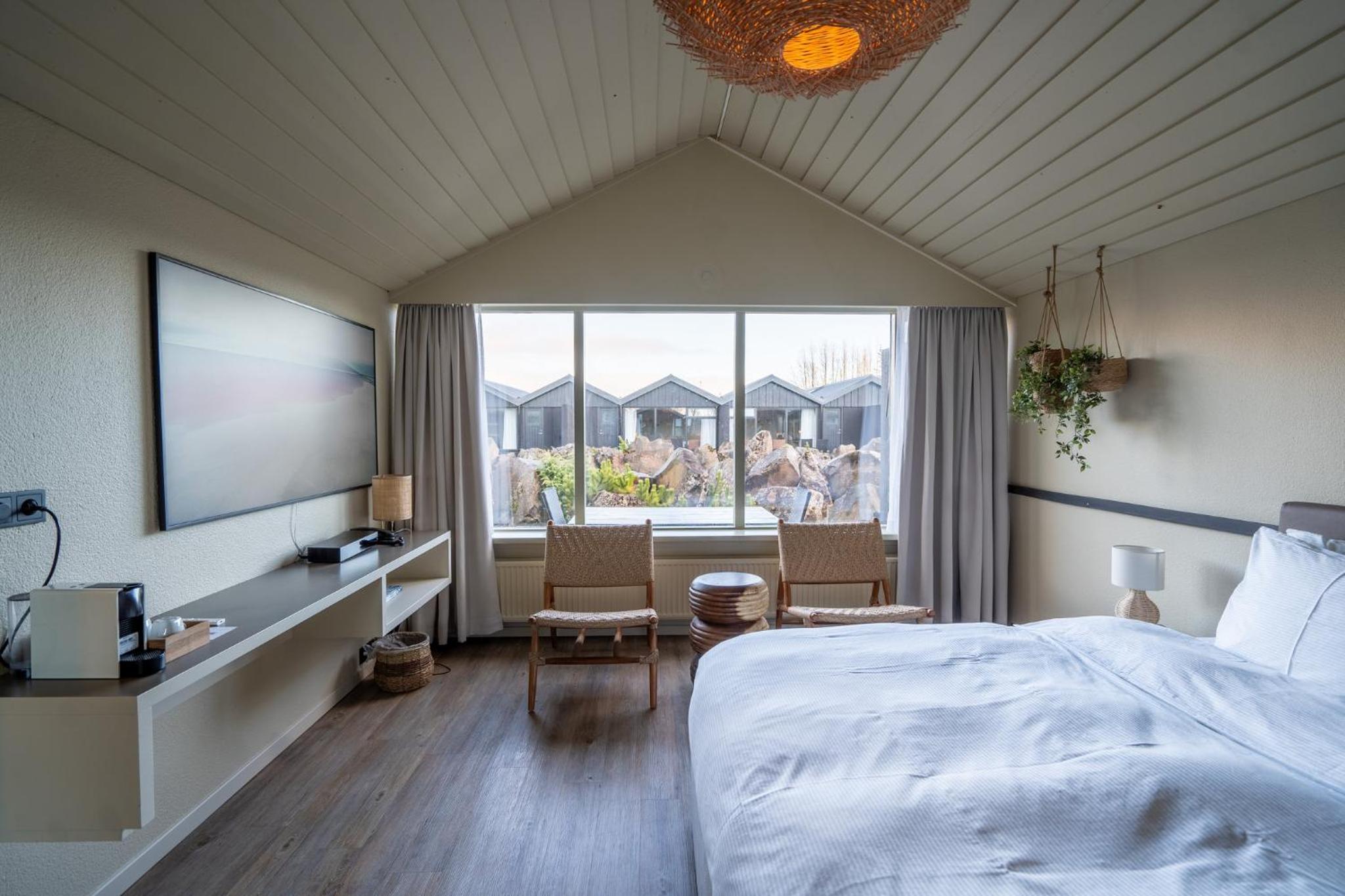 Superior Double or Twin Room - Photo 17