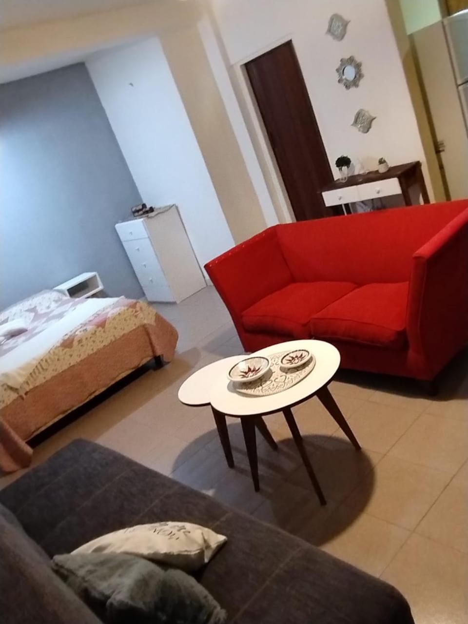 One-Bedroom Apartment photo 1