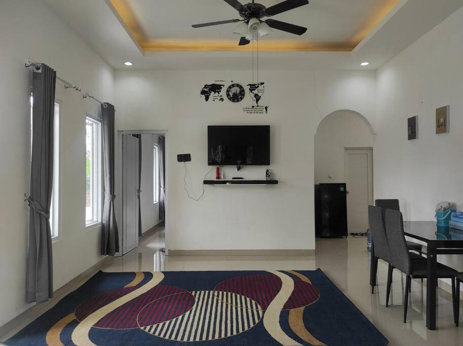 Three-Bedroom Villa photo 2
