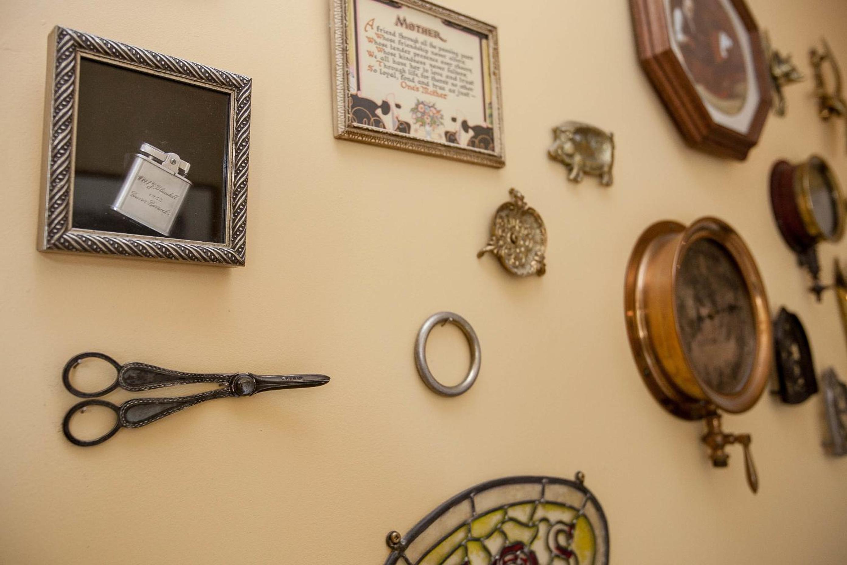 Queen Room photo 2