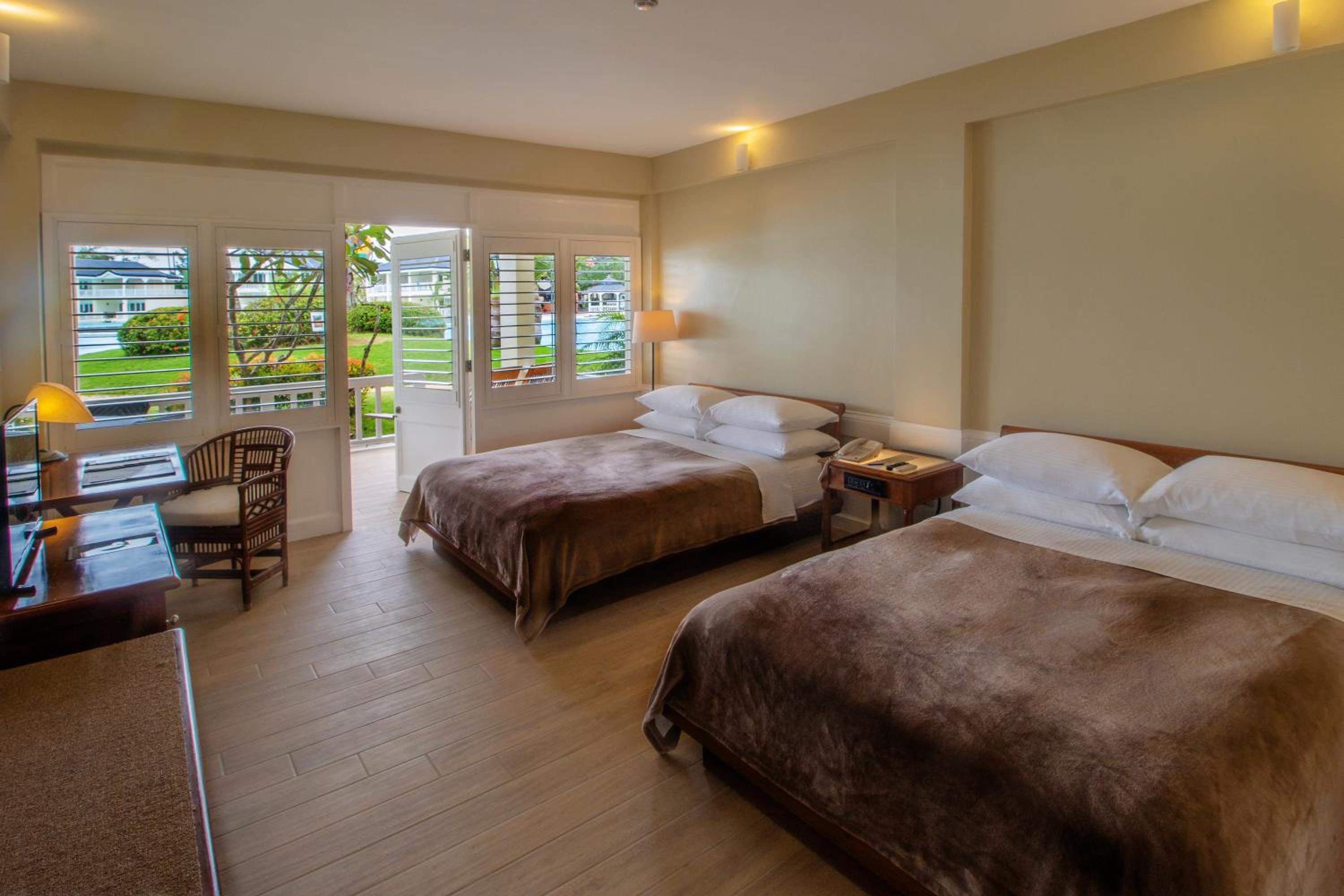 Special Offer Long Stay Package: Beachside One- Bedroom Suite photo 2