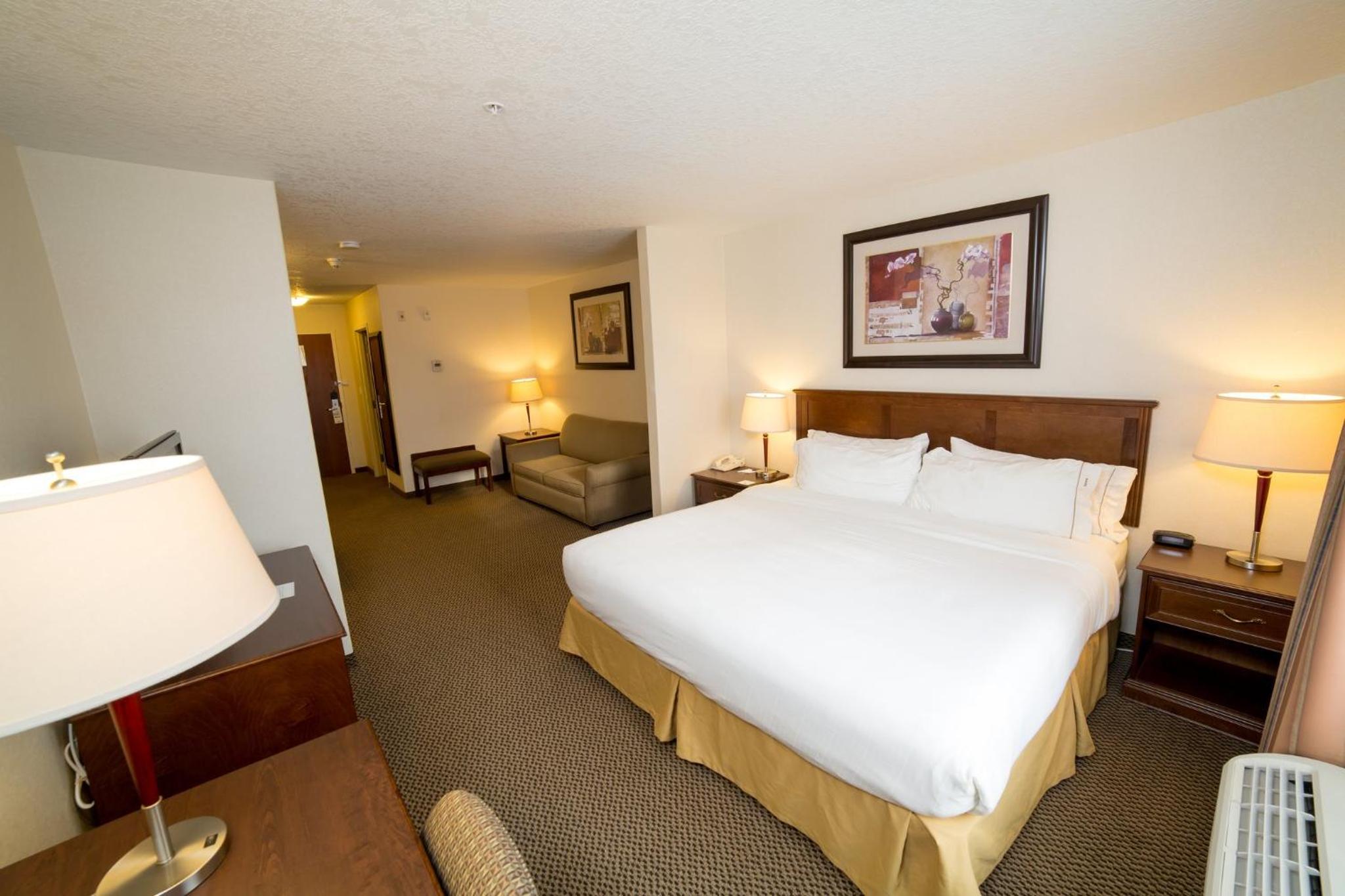 King Suite with Sofa Bed - Photo 14