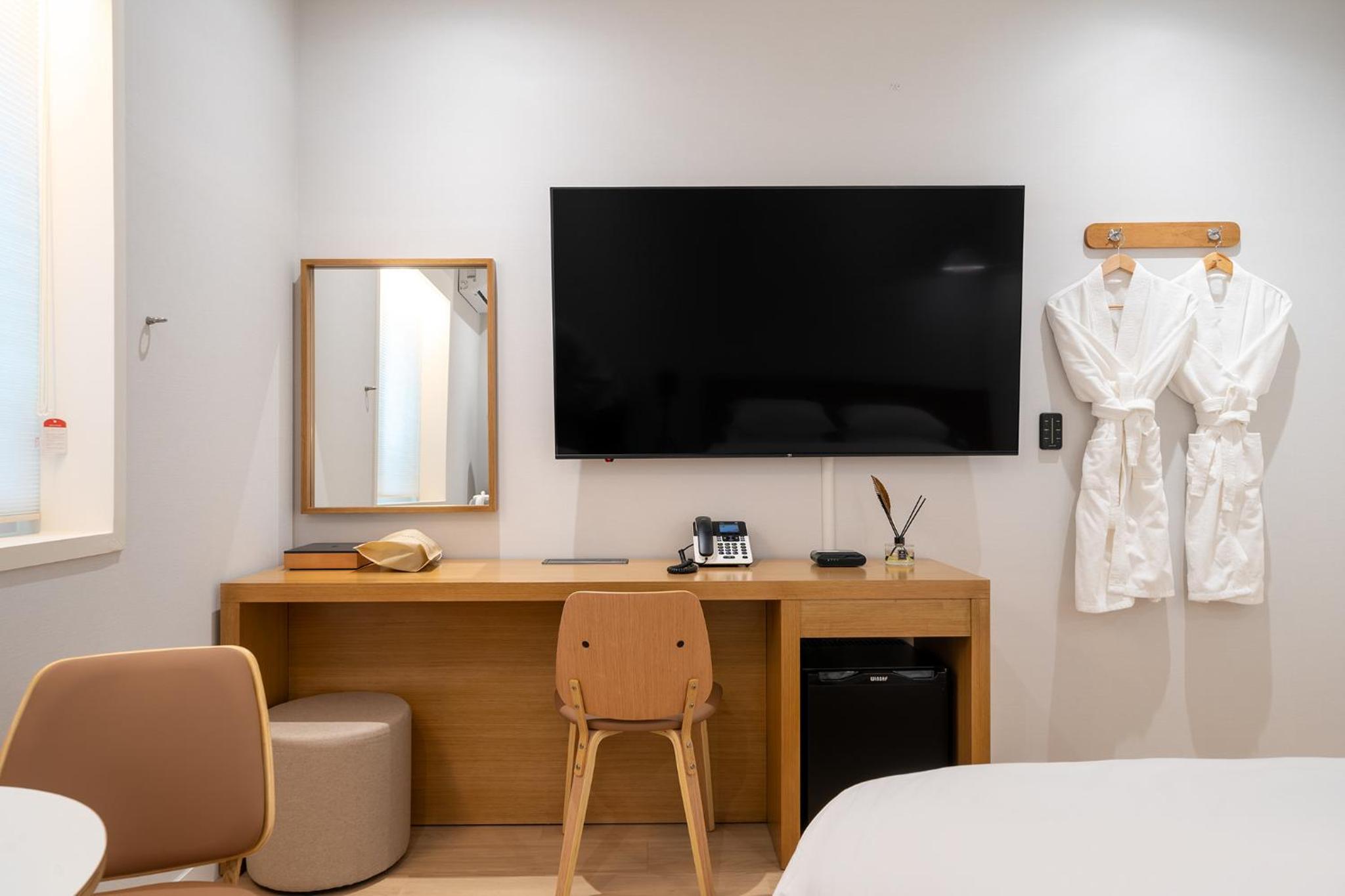 Deluxe Room - Photo 4