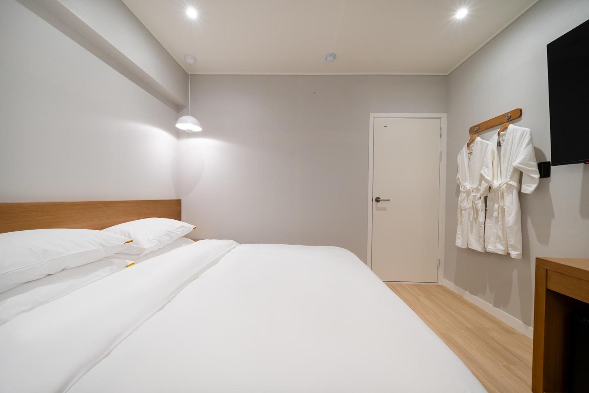 Double Room - Photo 4