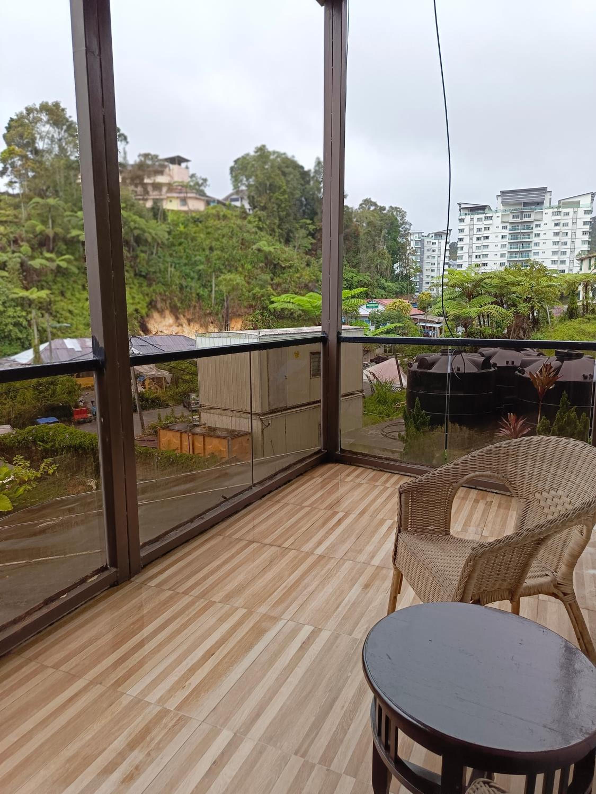 Deluxe Double Room with Balcony - Photo 5