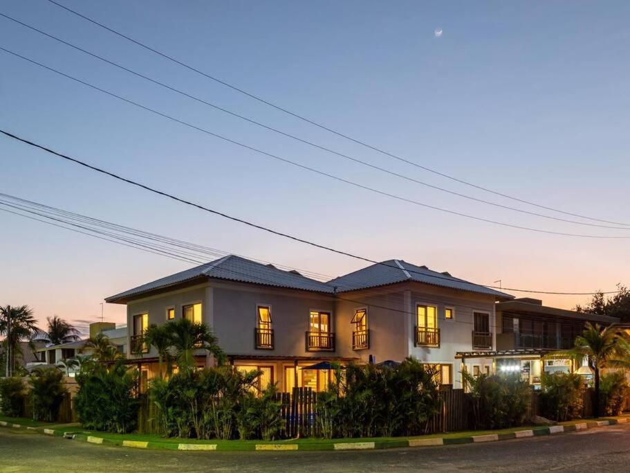 Eight-Bedroom House photo 3